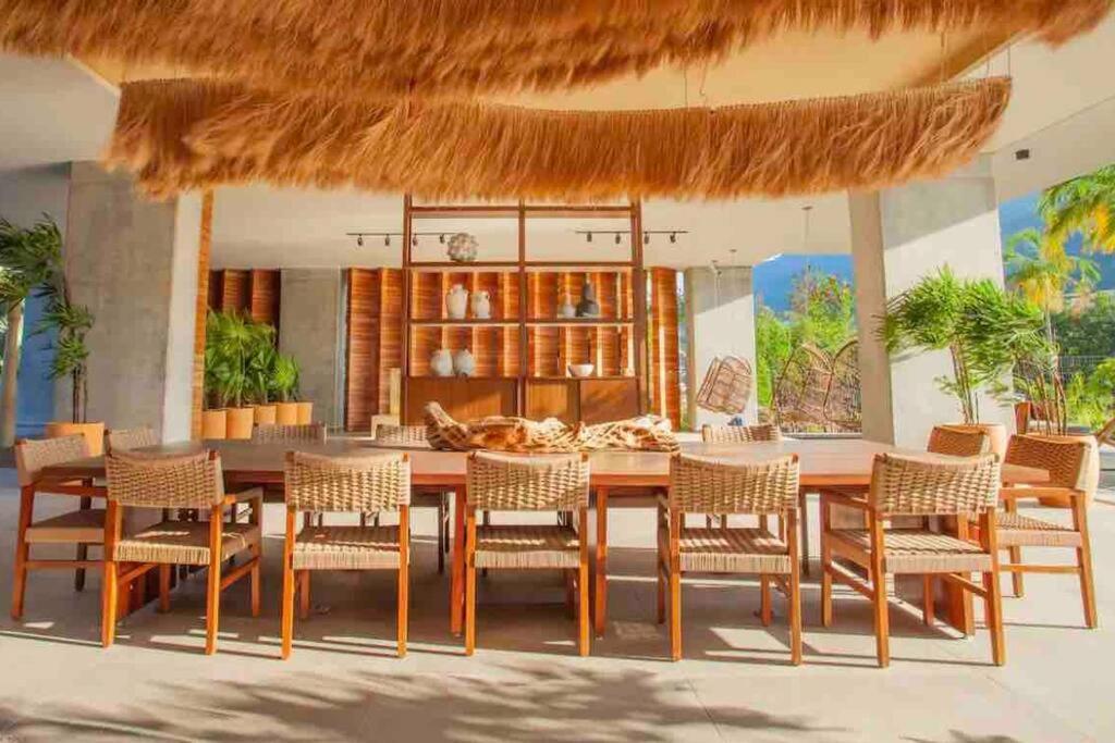 Apartamento Oasis - Downtown Malecon, With City, Ocean & Mountain Views