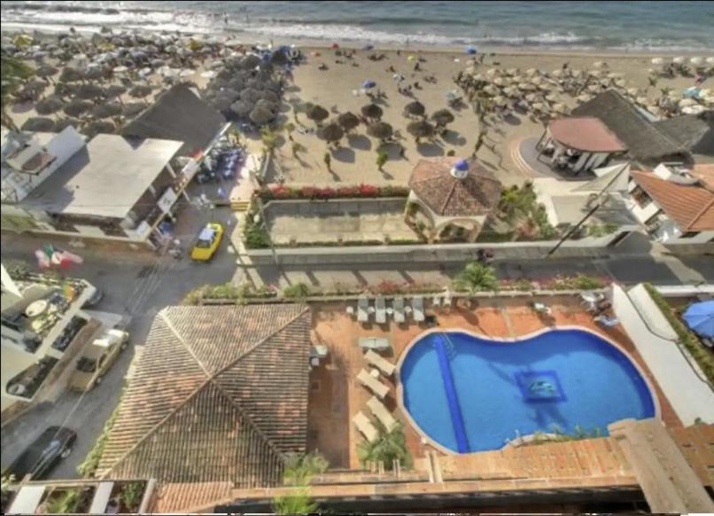 Beachfront Penthouse With Private Pool - Zona Romantica