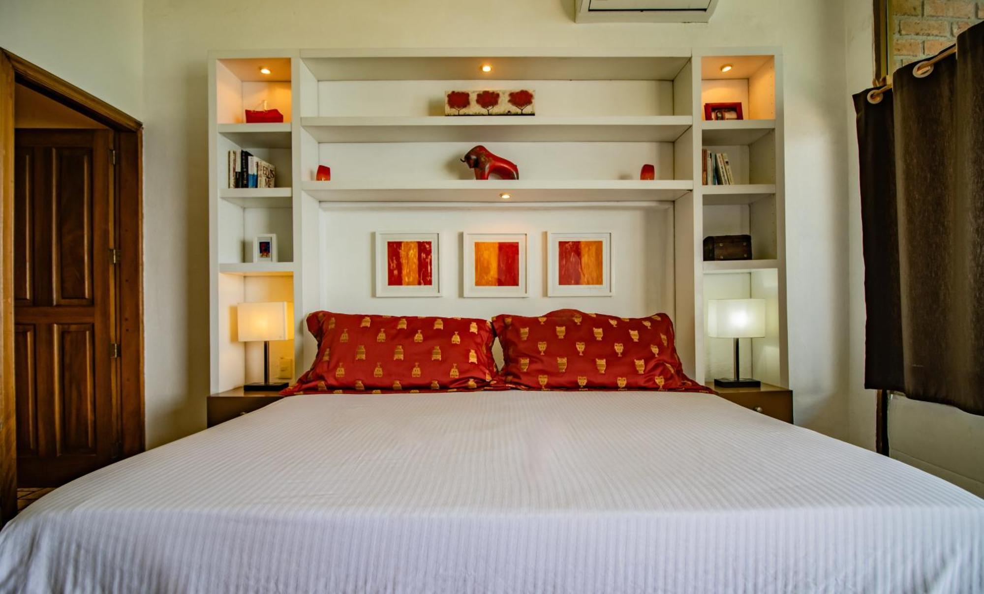 Beachfront Penthouse With Private Pool - Zona Romantica Apartment *