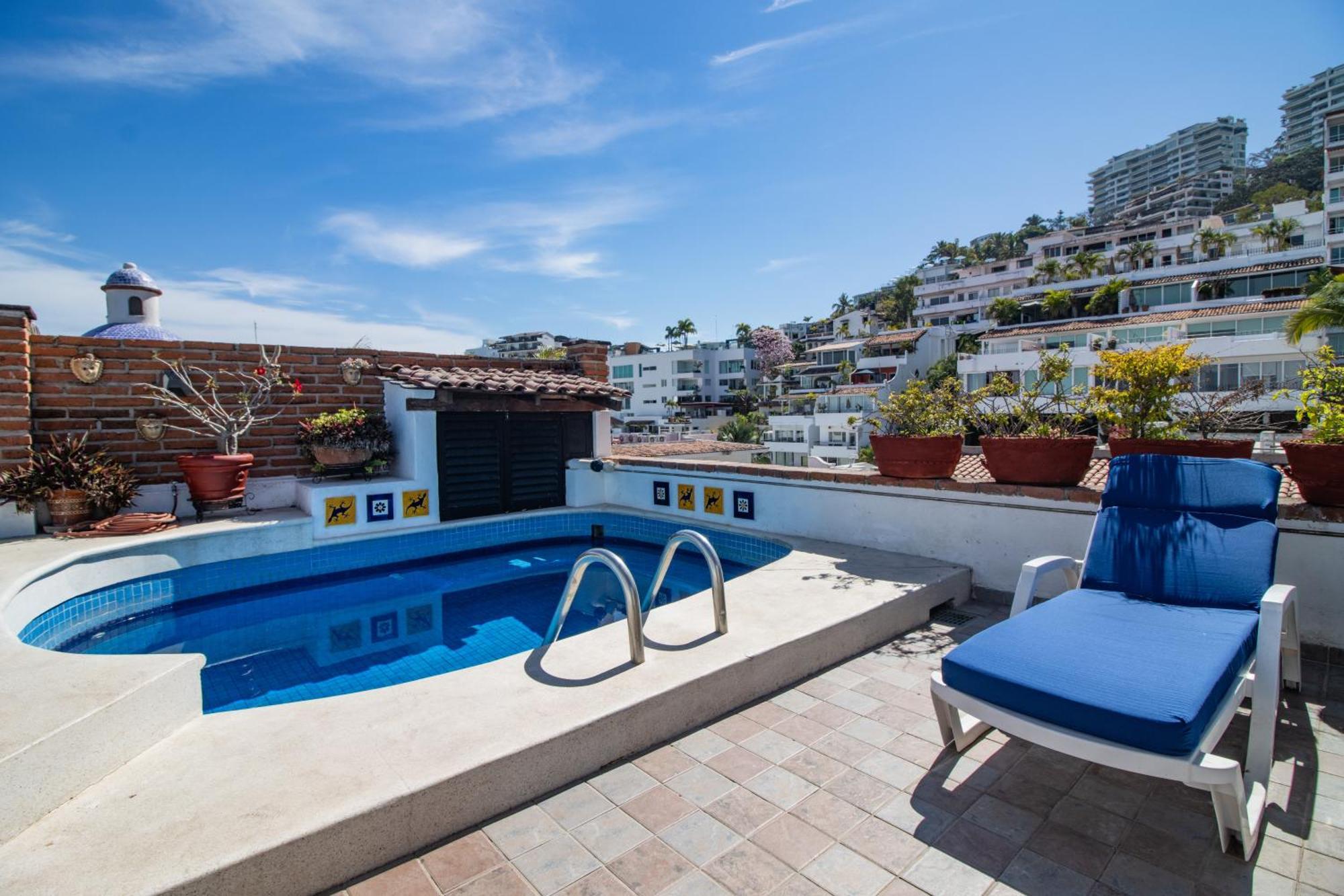 Beachfront Penthouse With Private Pool - Zona Romantica *