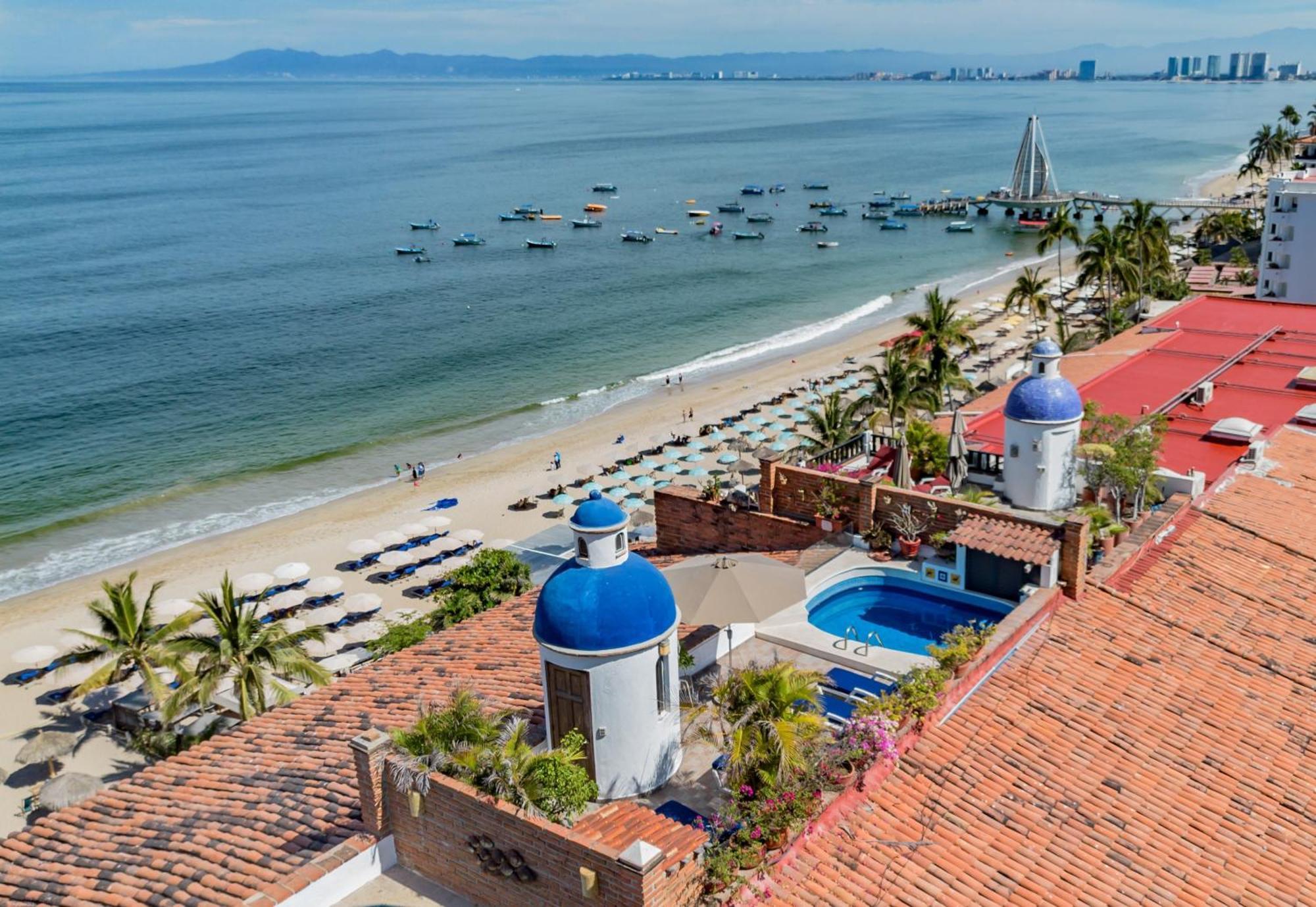 Beachfront Penthouse With Private Pool - Zona Romantica *