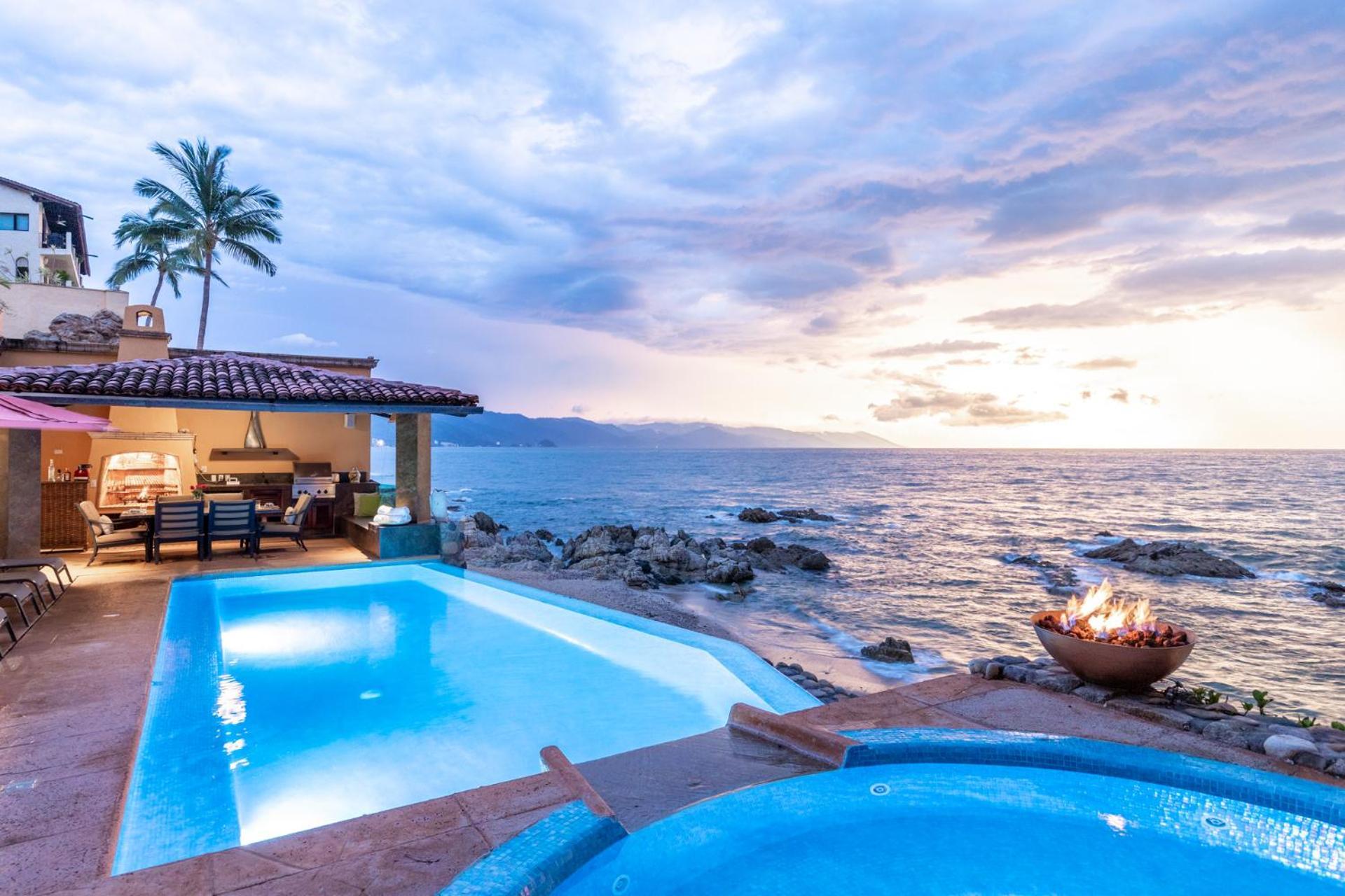 Beachfront Sagitario In Puerto Vallarta! Villa
