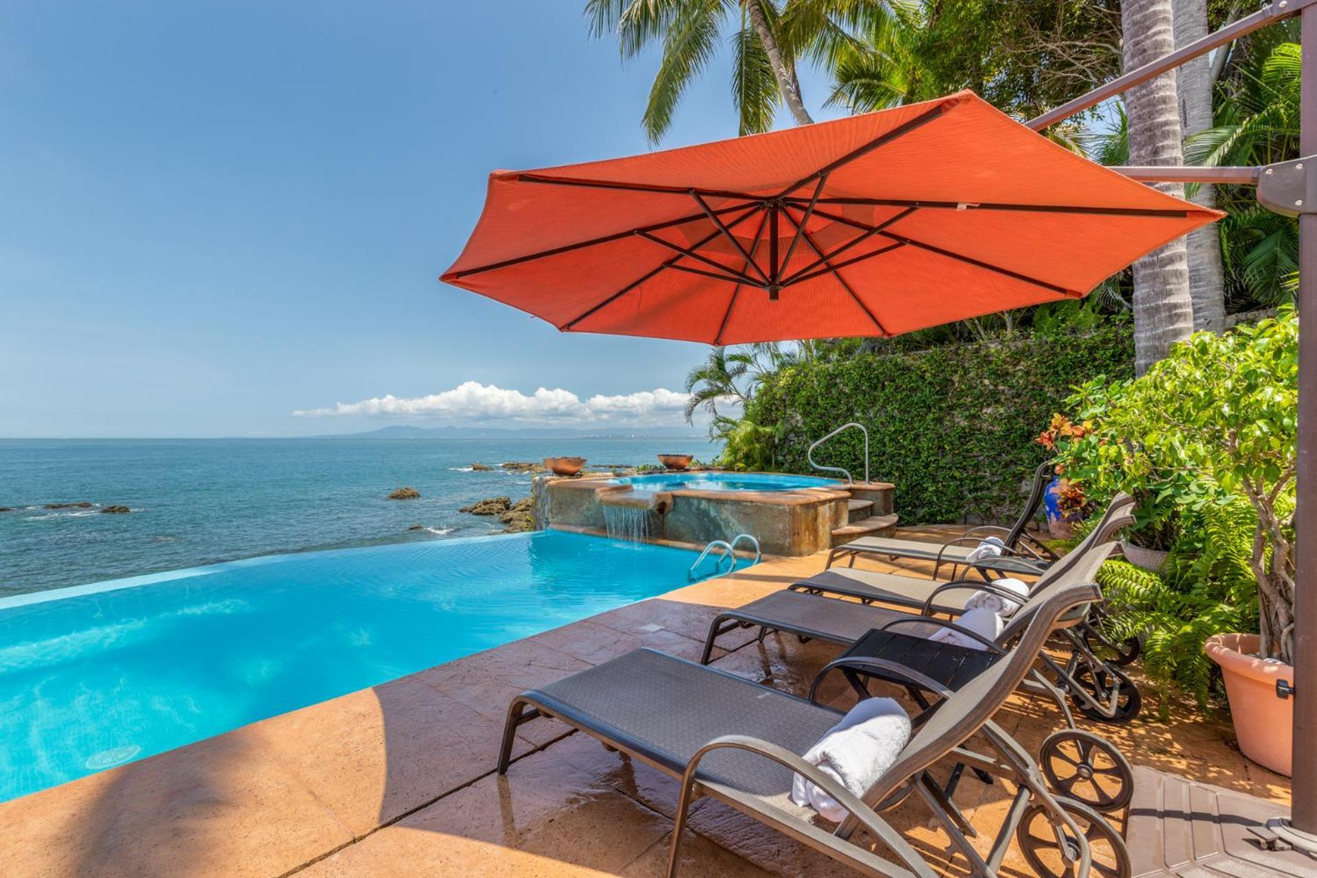Villa Beachfront Sagitario In Puerto Vallarta! *