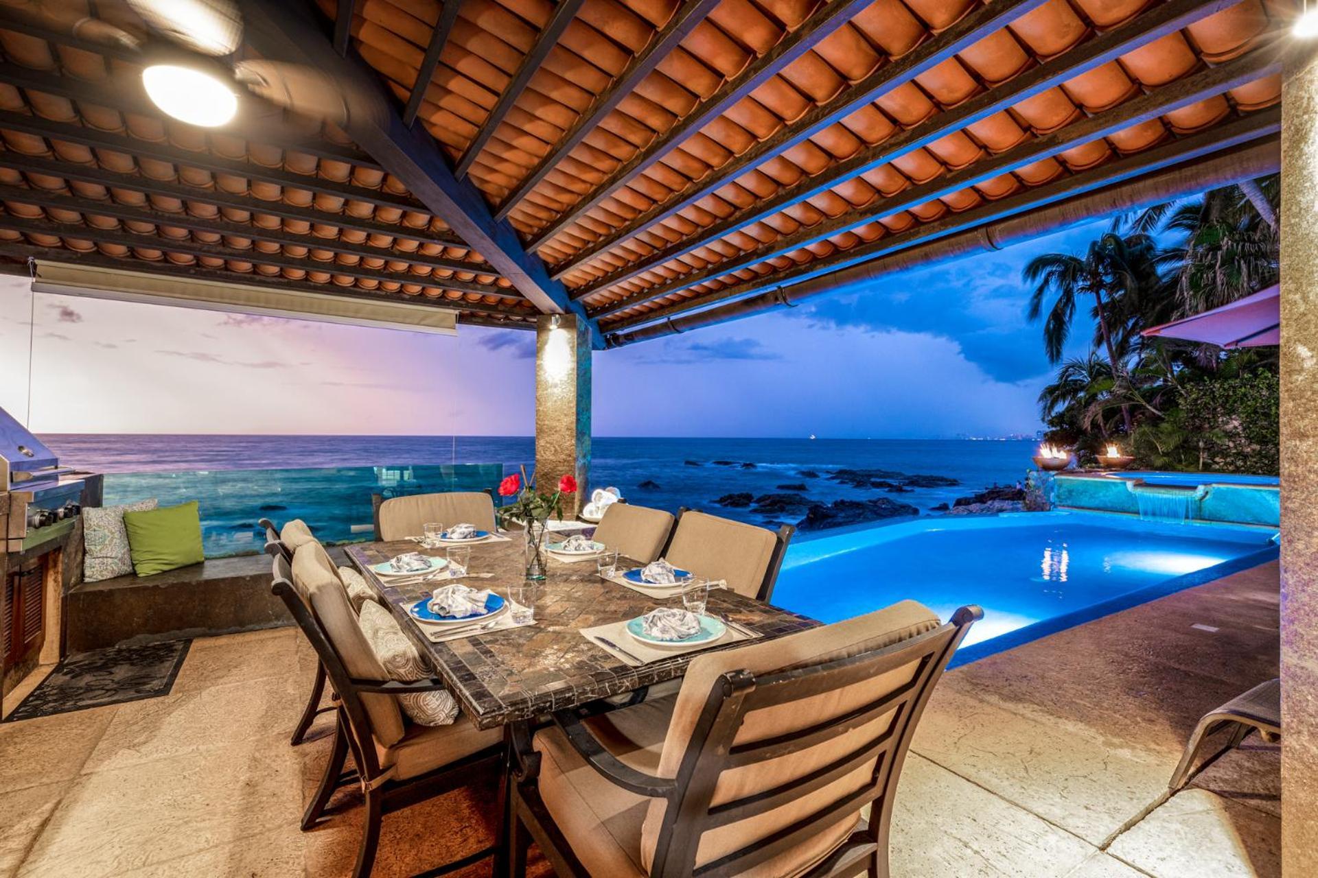Villa Beachfront Sagitario In Puerto Vallarta! *
