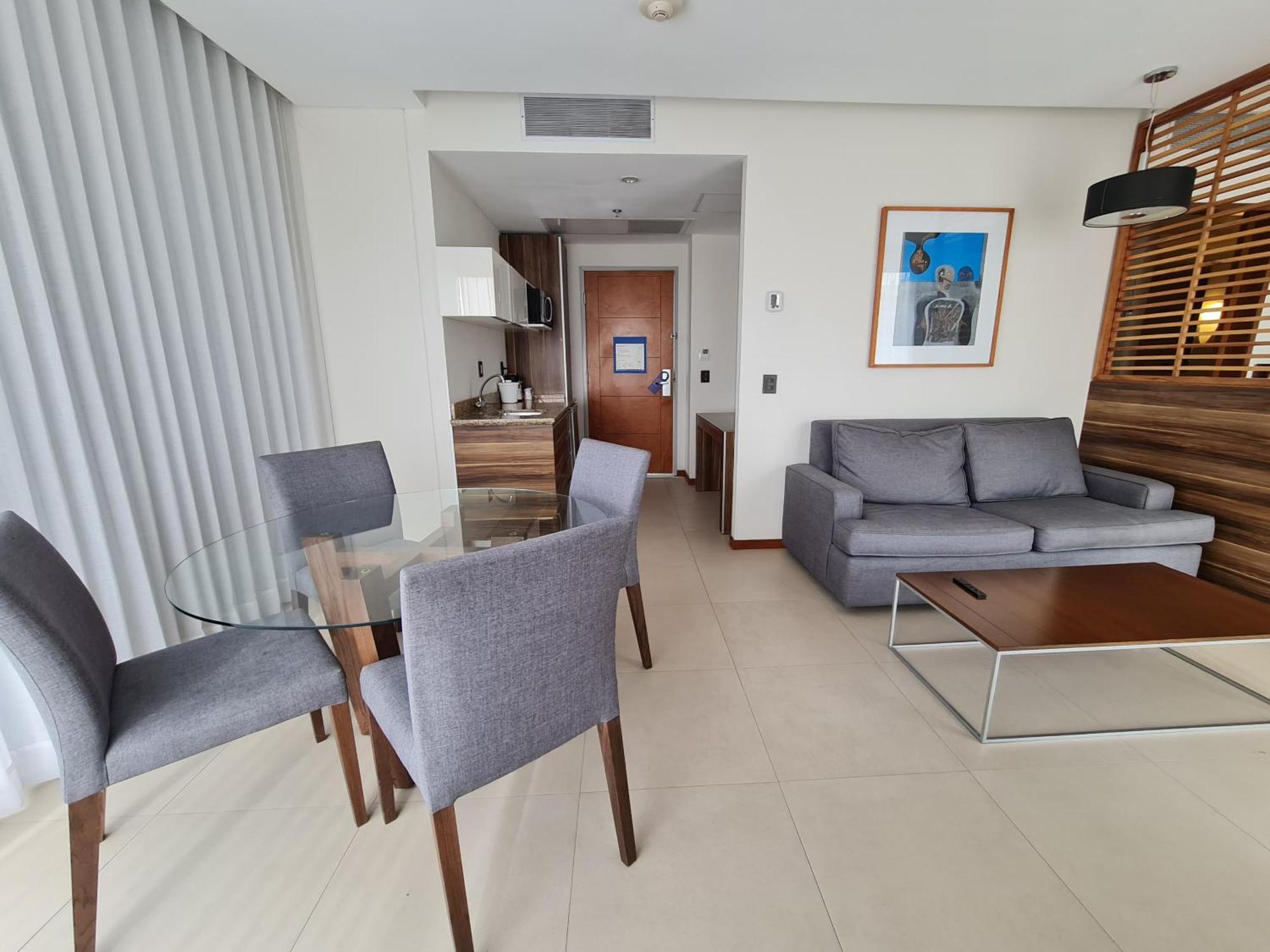 Express By Ihg Hotel 4*