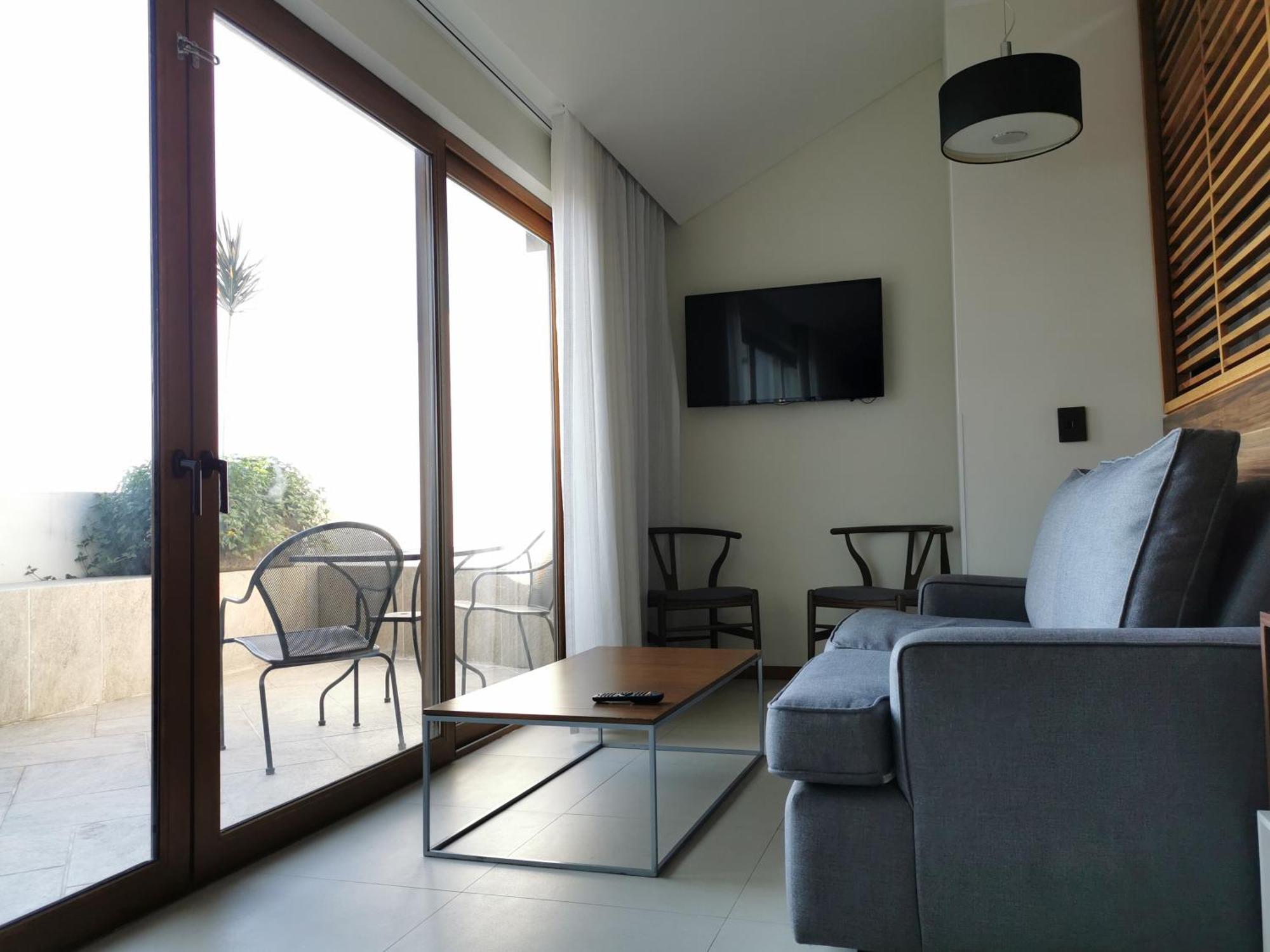 Express By Ihg Hotel