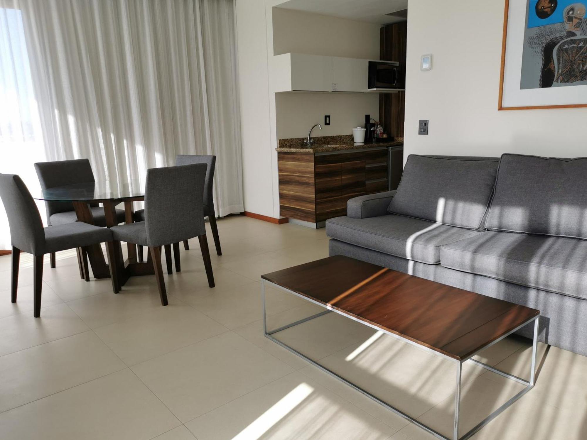 Express By Ihg 4*