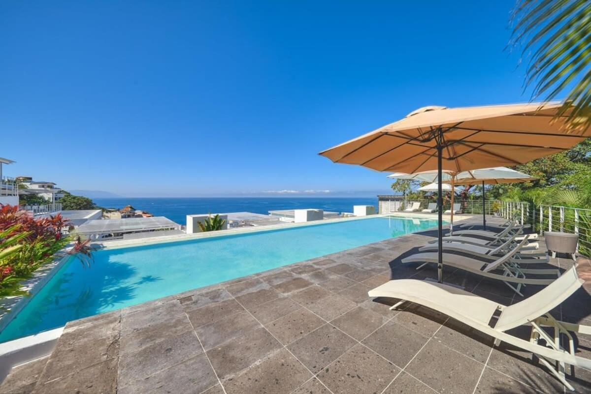 Breathtaking 3br W/ Private Jacuzzi - Pool Apartment *