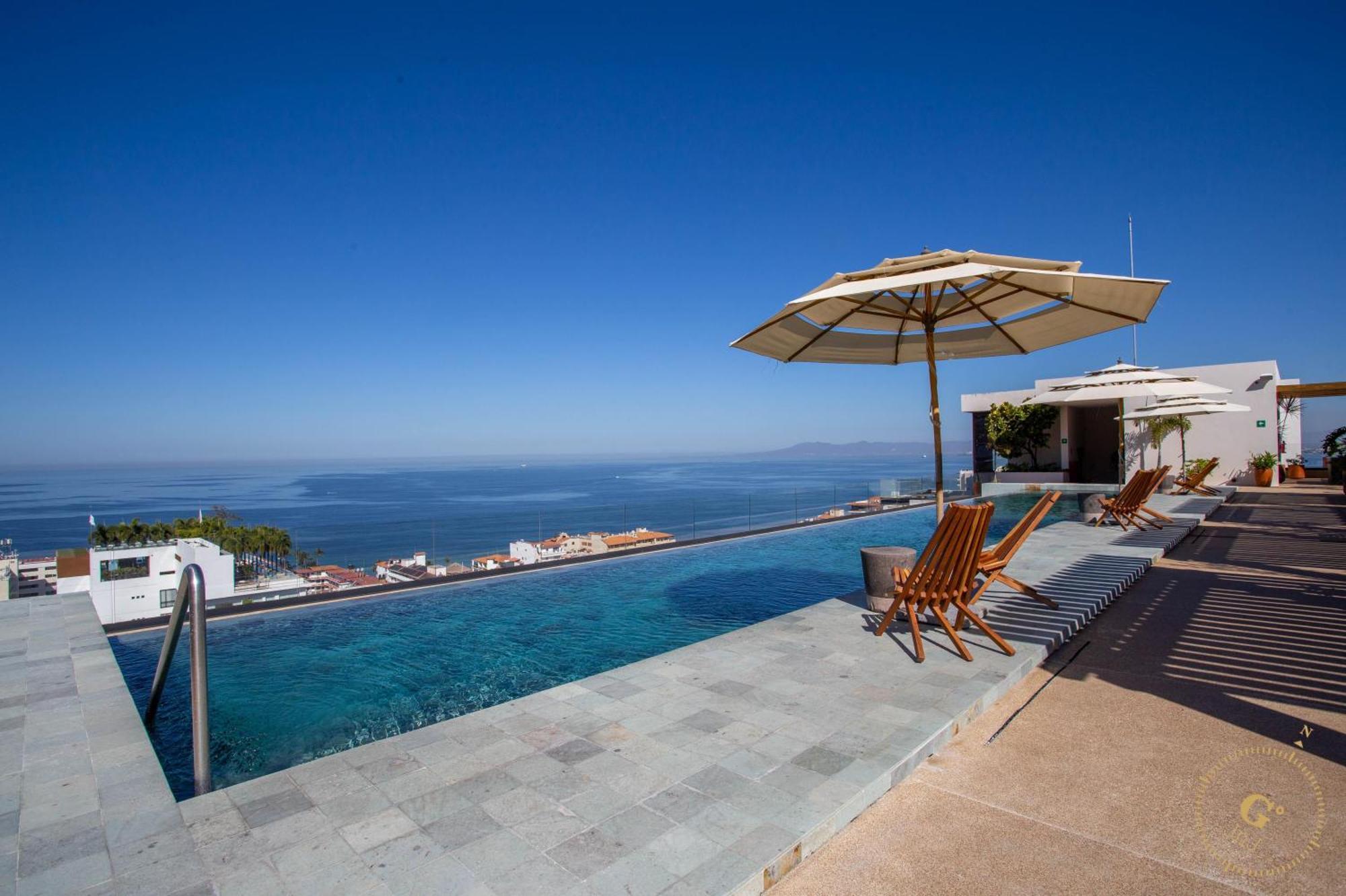 1 Bedroom Romantic Zone, Rooftop Pool & Parking Puerto Vallarta