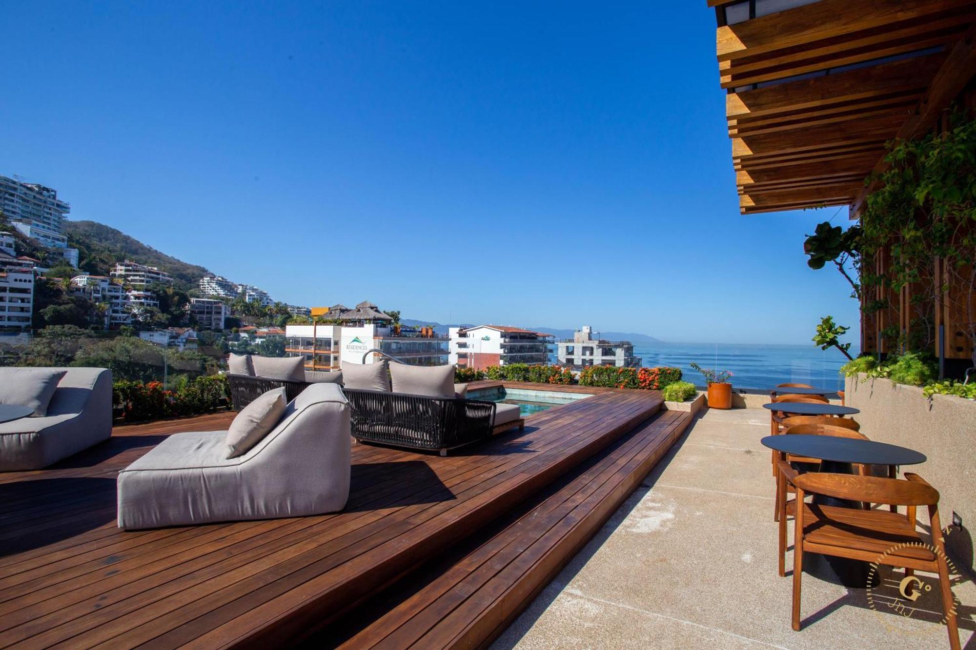 1 Bedroom Romantic Zone, Rooftop Pool & Parking *