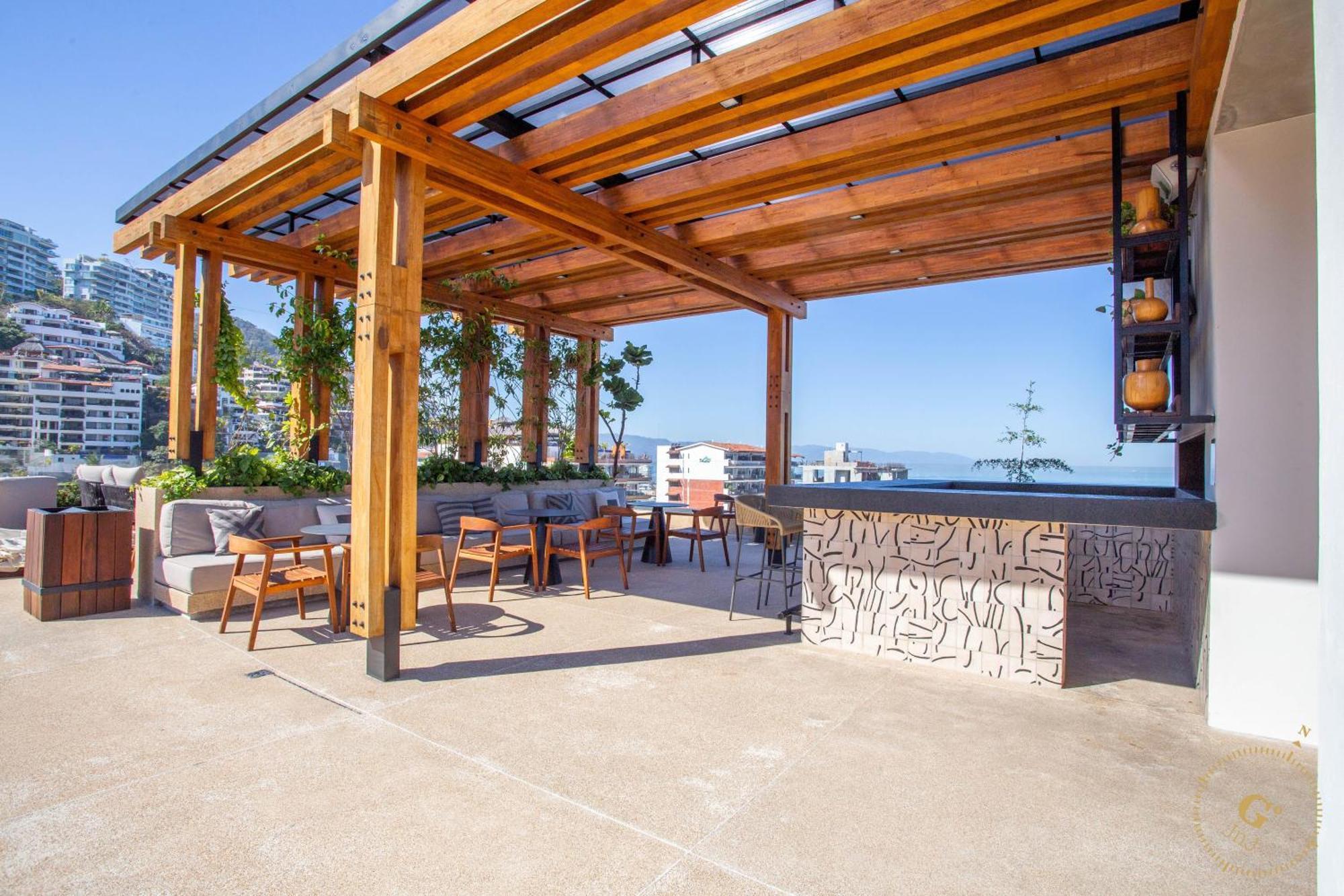 1 Bedroom Romantic Zone, Rooftop Pool & Parking * Puerto Vallarta