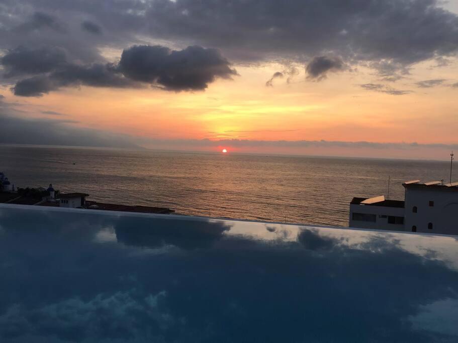 Dterrace Luxe 2bd 2ba Romantic Zone Muertos And Pier Apartment