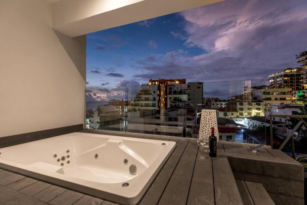 Dterrace Luxe 2bd 2ba Romantic Zone Muertos And Pier Apartment