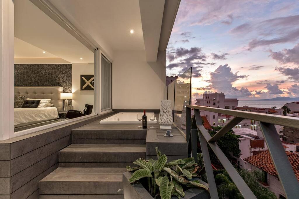 Dterrace Luxe 2bd 2ba Romantic Zone Muertos And Pier Puerto Vallarta