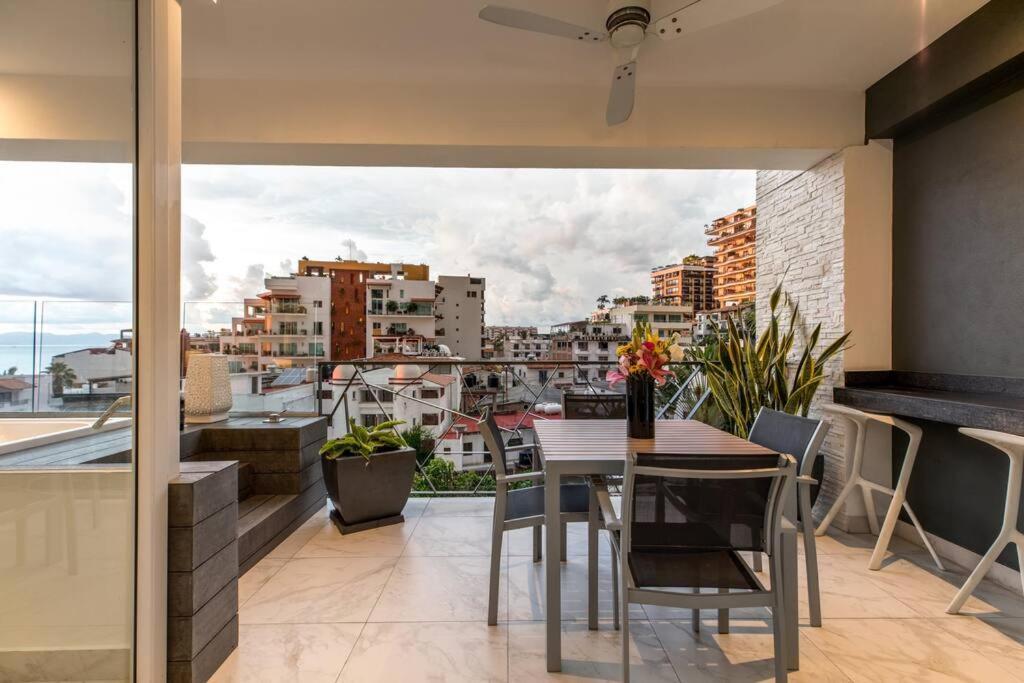 Dterrace Luxe 2bd 2ba Romantic Zone Muertos And Pier Apartment *
