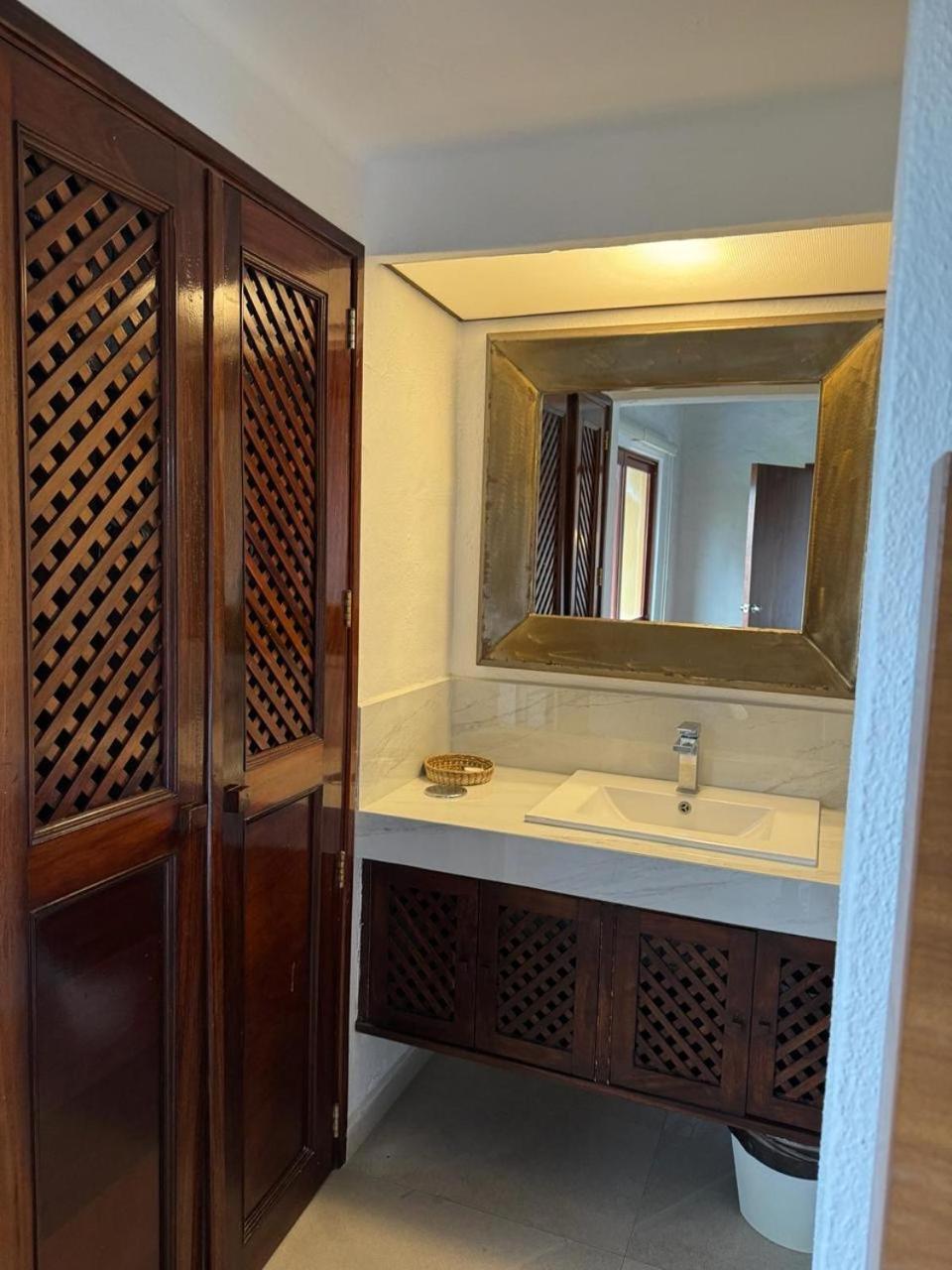 El 12 Tules Aparthotel Puerto Vallarta