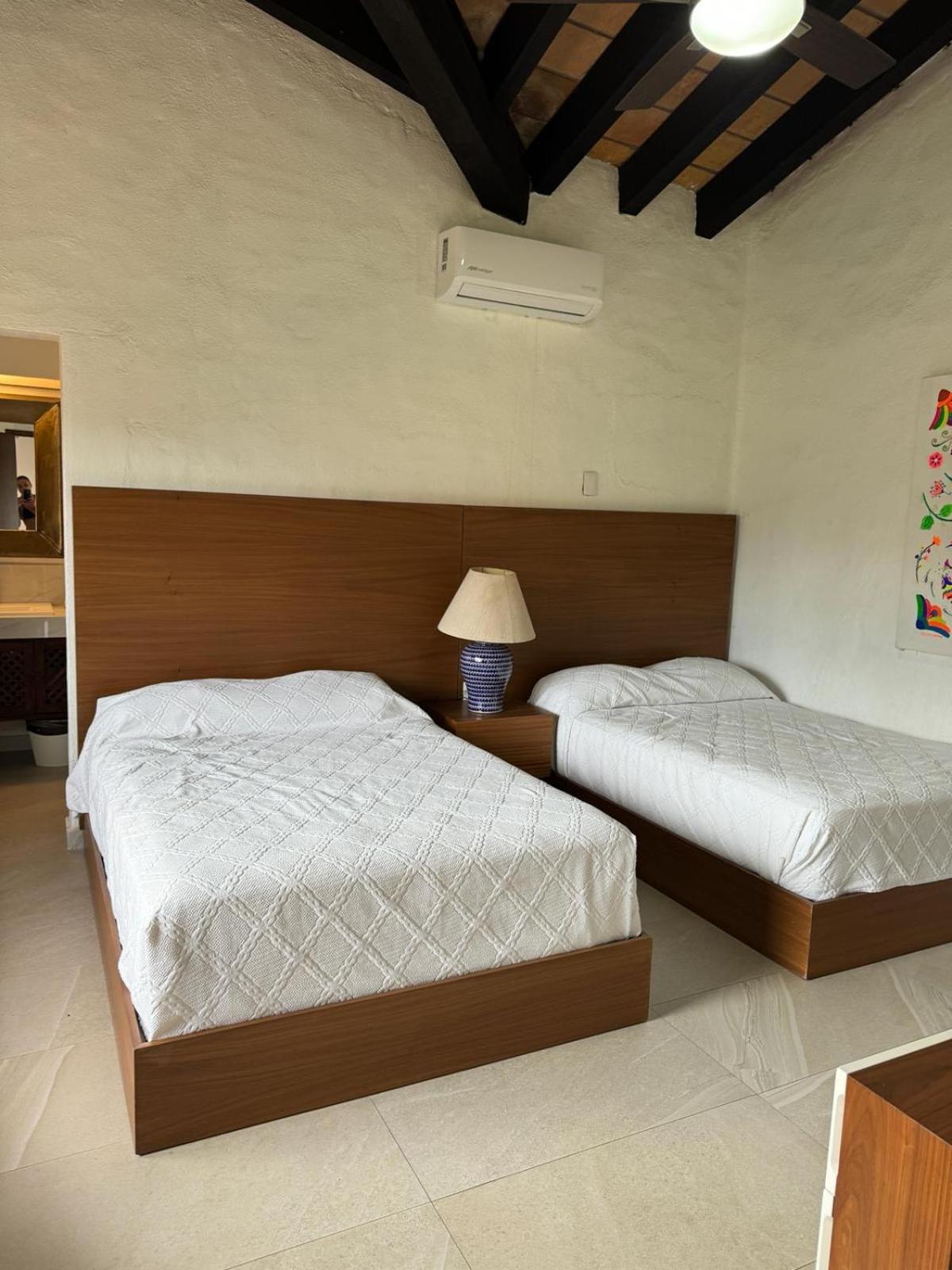 El 12 Tules * Puerto Vallarta