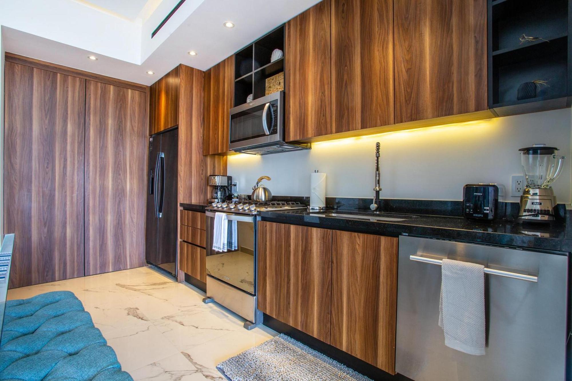 Lounge On Big Balcony, Pool And Gym Holiday home Puerto Vallarta