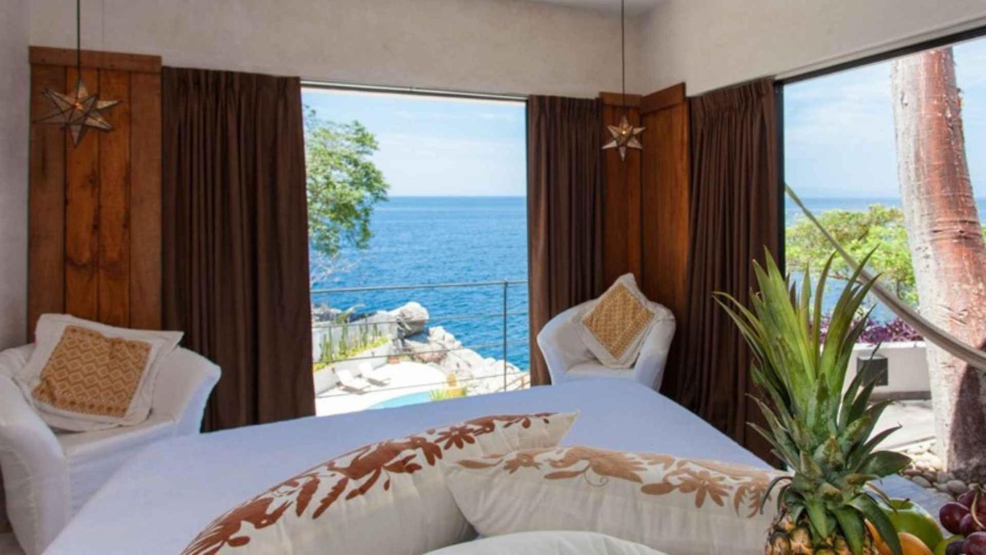 Oceanfront 15 Bedroom For 28 Guests Villa *