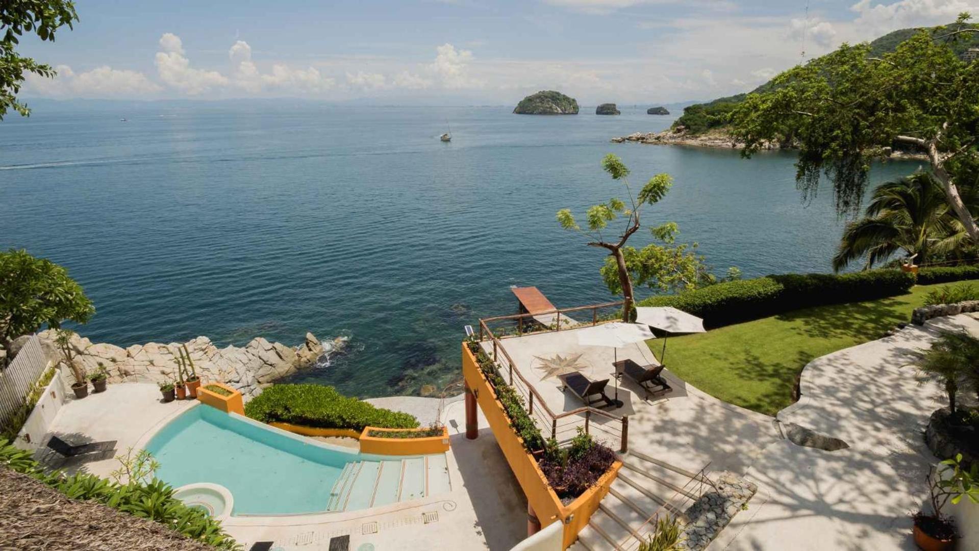 Villa Oceanfront 15 Bedroom For 28 Guests