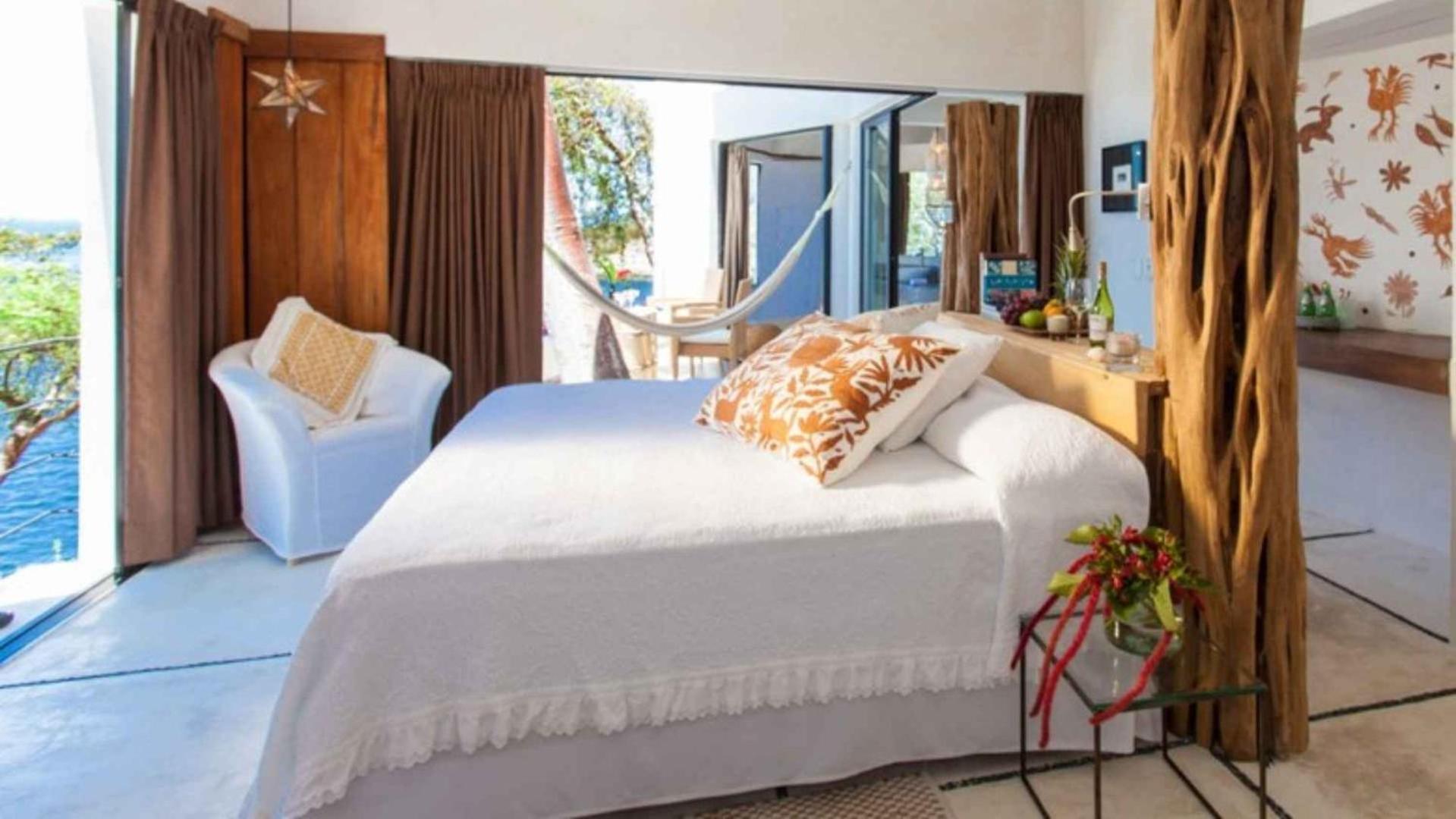 Oceanfront 15 Bedroom For 28 Guests *
