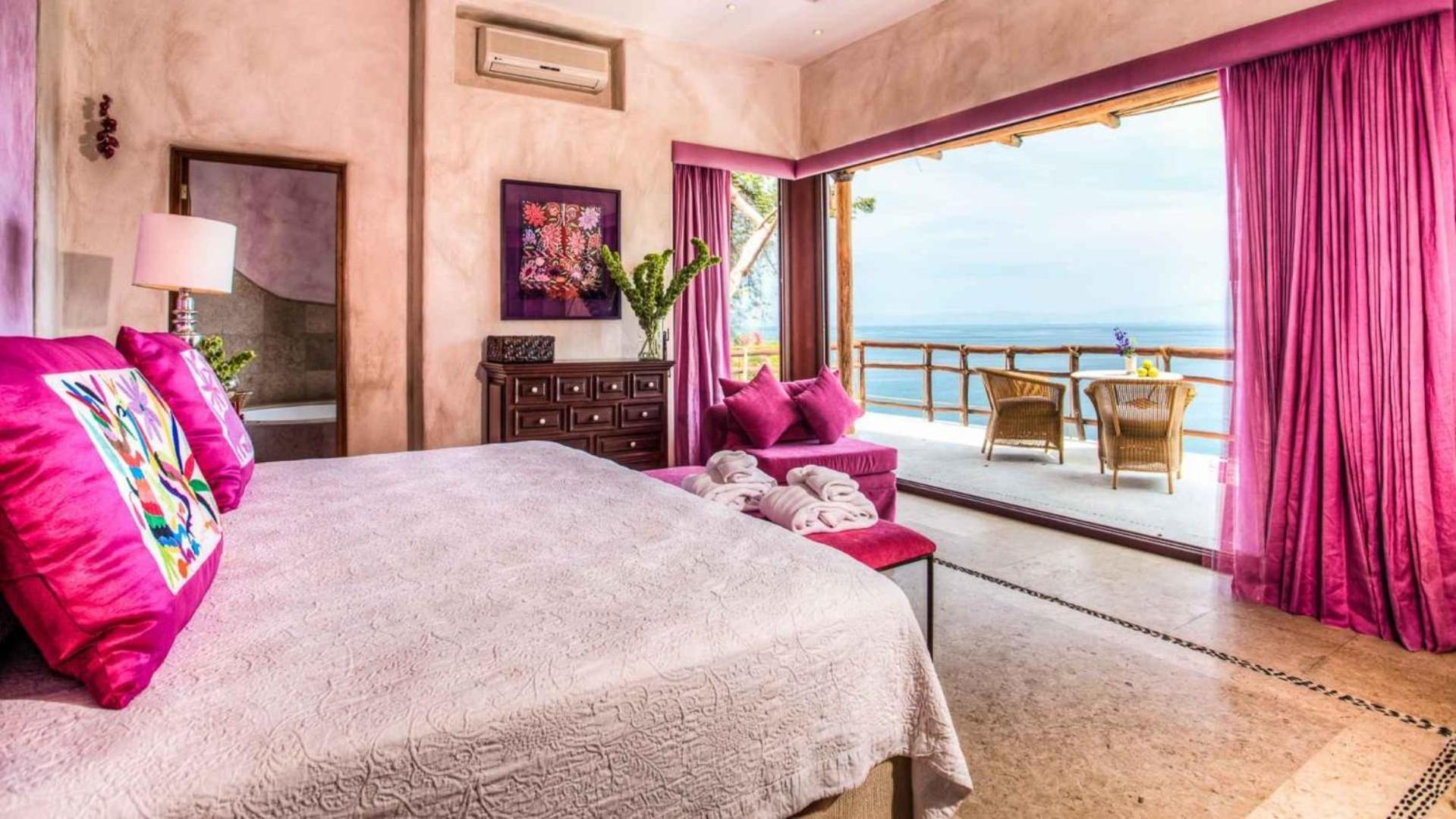 Villa Oceanfront 15 Bedroom For 28 Guests *
