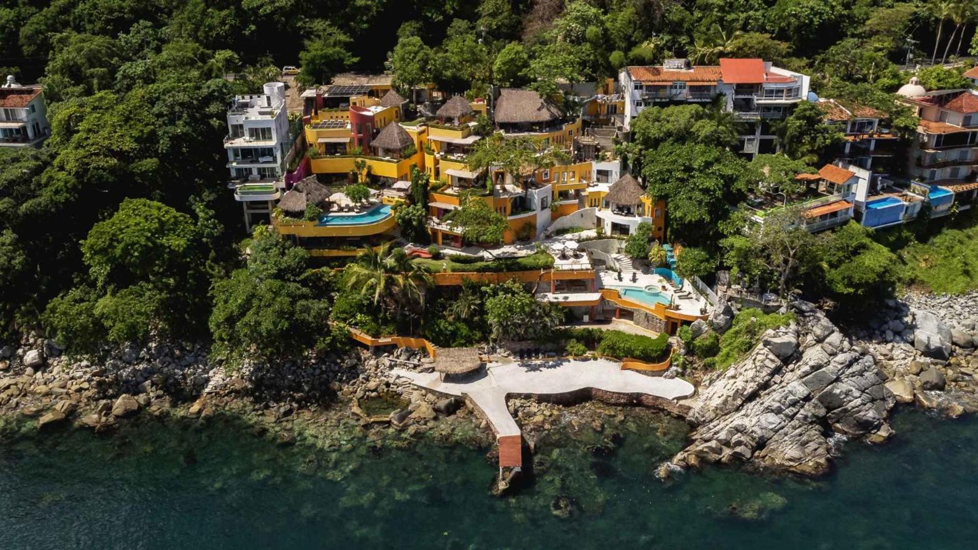Oceanfront 15 Bedroom For 28 Guests Villa *