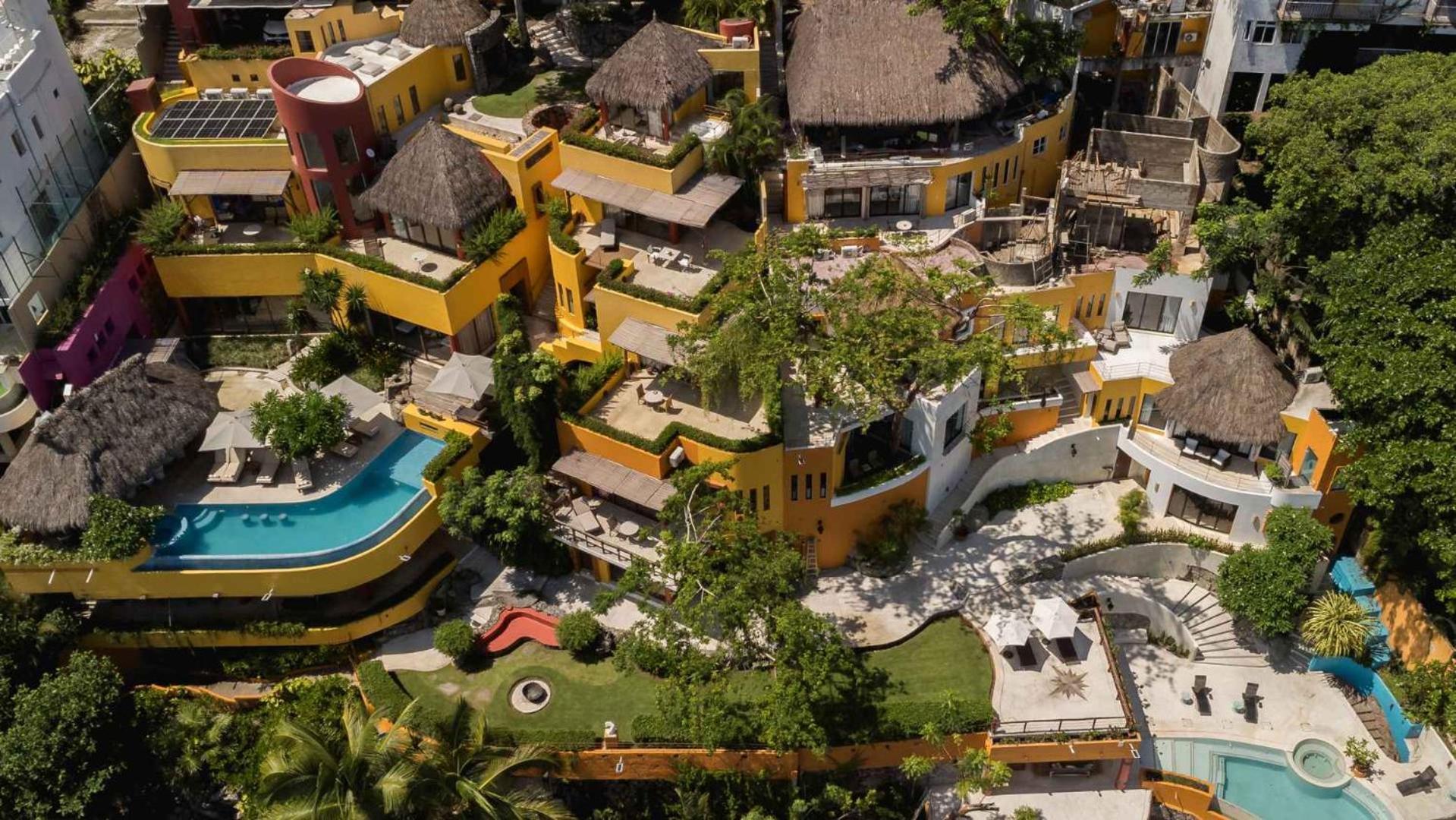 Villa Oceanfront 15 Bedroom For 28 Guests *