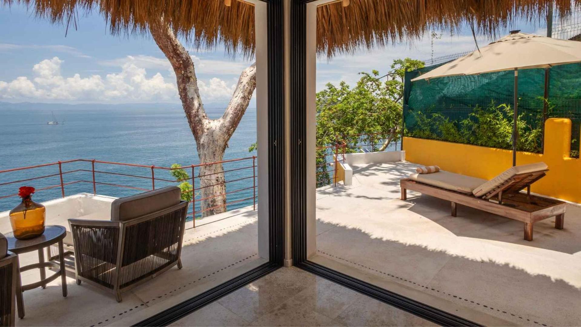 Oceanfront 15 Bedroom For 28 Guests Villa