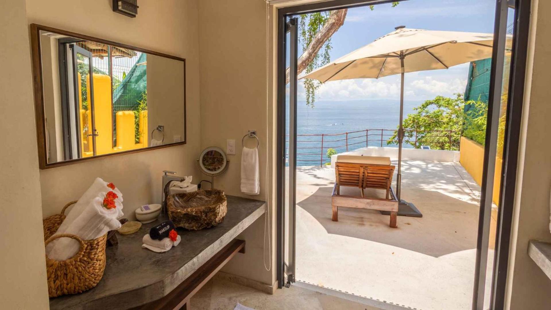 Oceanfront 15 Bedroom For 28 Guests Villa *