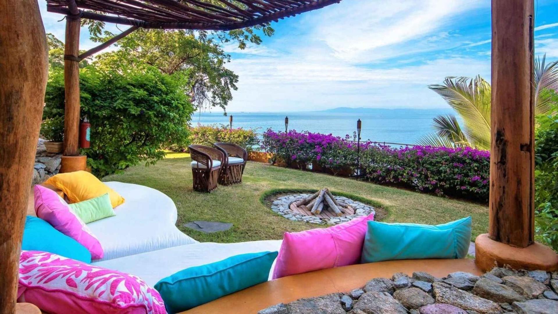 Villa Oceanfront 15 Bedroom For 28 Guests *