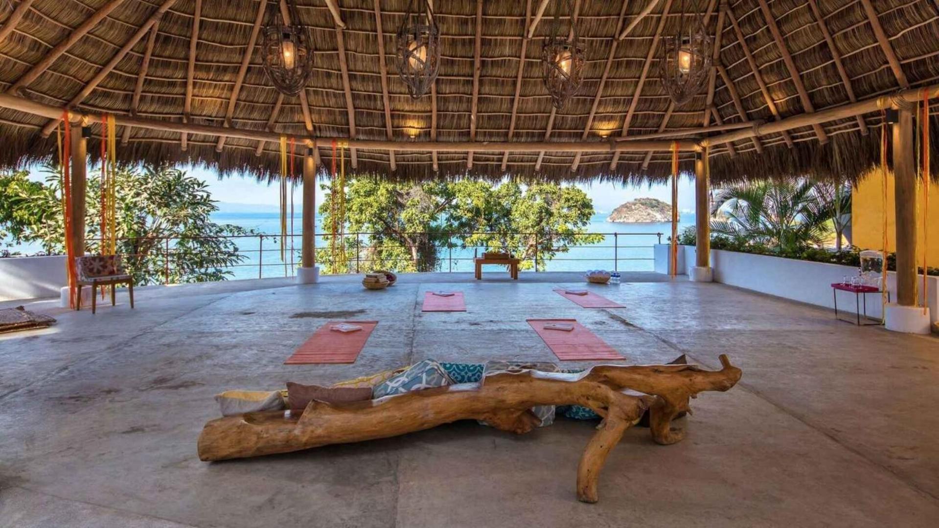 Oceanfront 15 Bedroom For 28 Guests * Puerto Vallarta