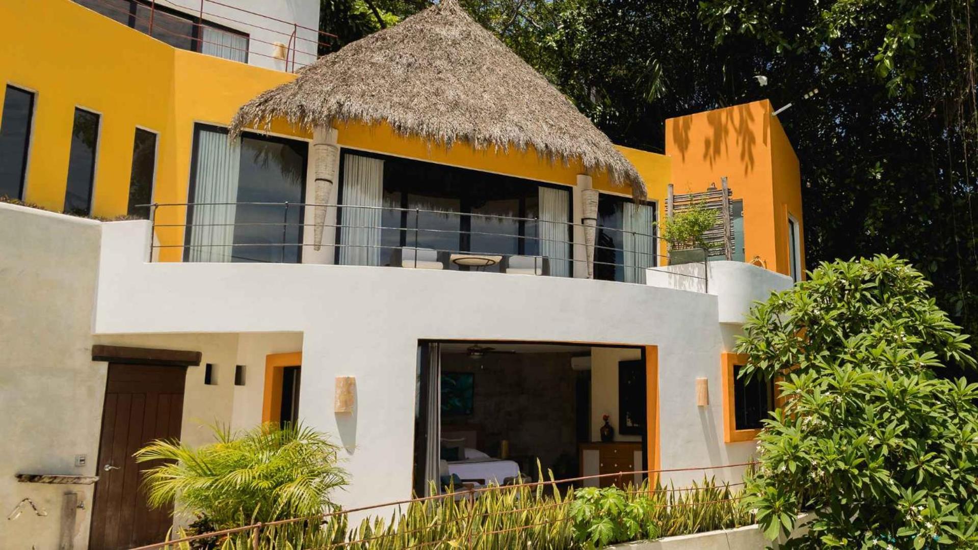 Villa Oceanfront 15 Bedroom For 28 Guests *