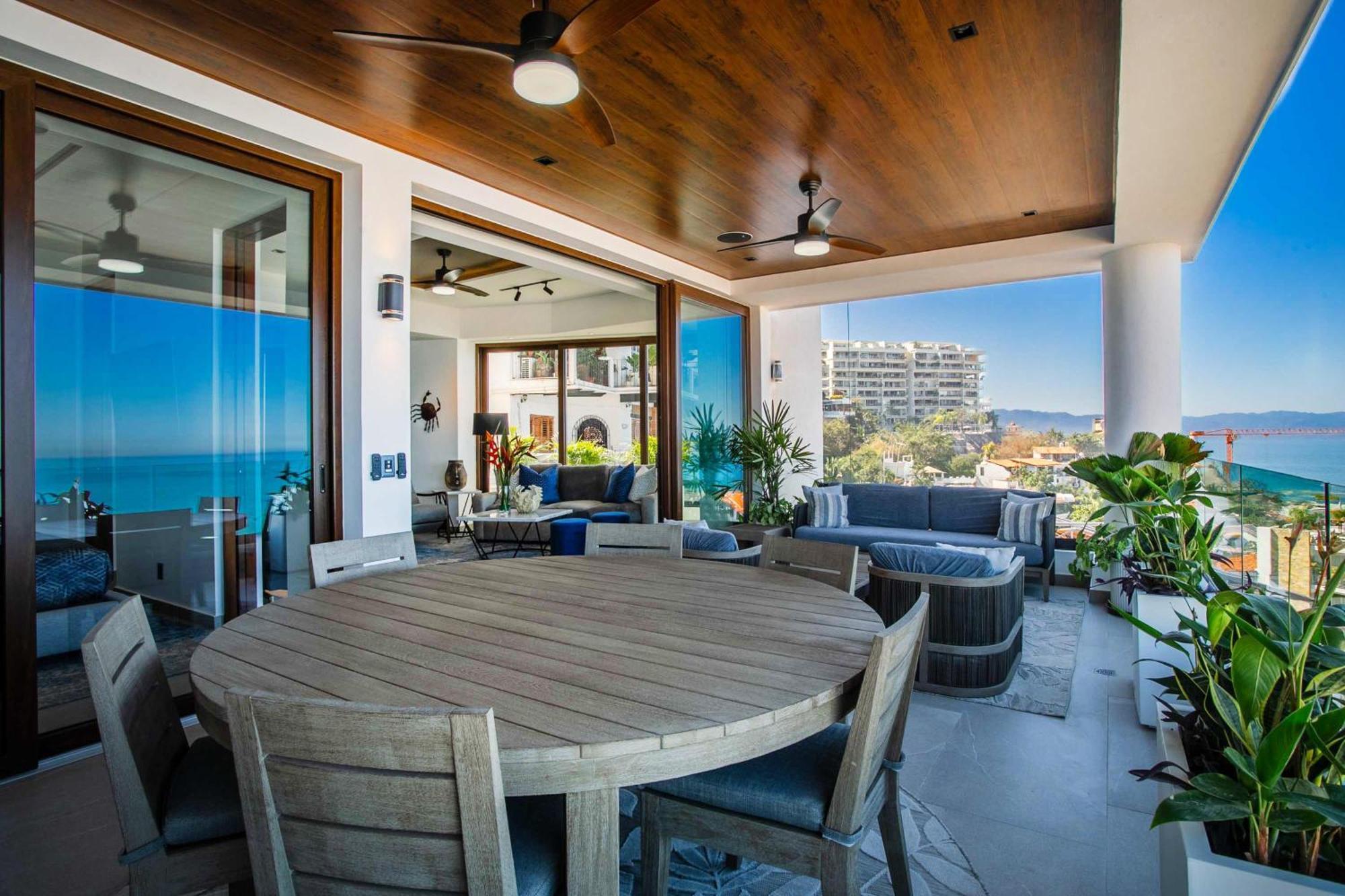 Ocean View 2bd Retreat With Pool *