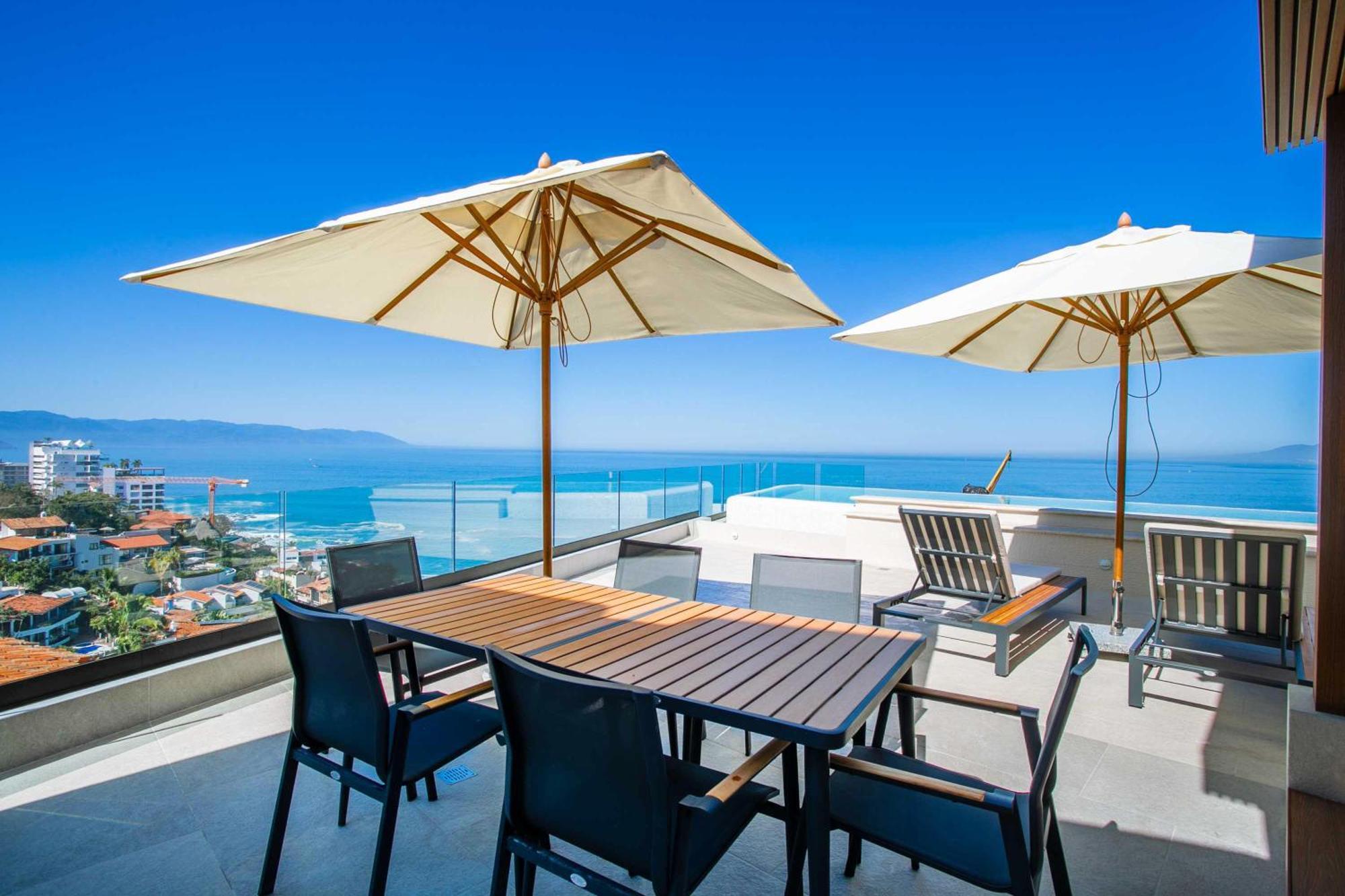 Ocean View 2bd Retreat With Pool *