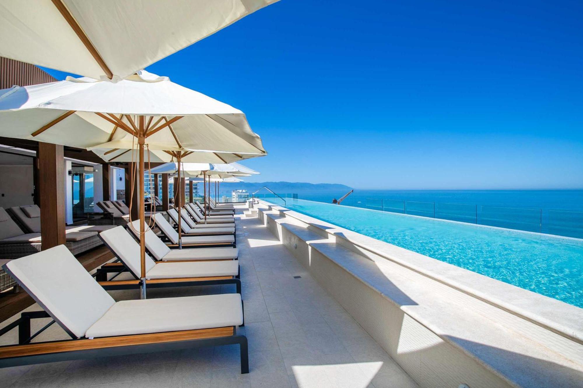 Ocean View 2bd Retreat With Pool