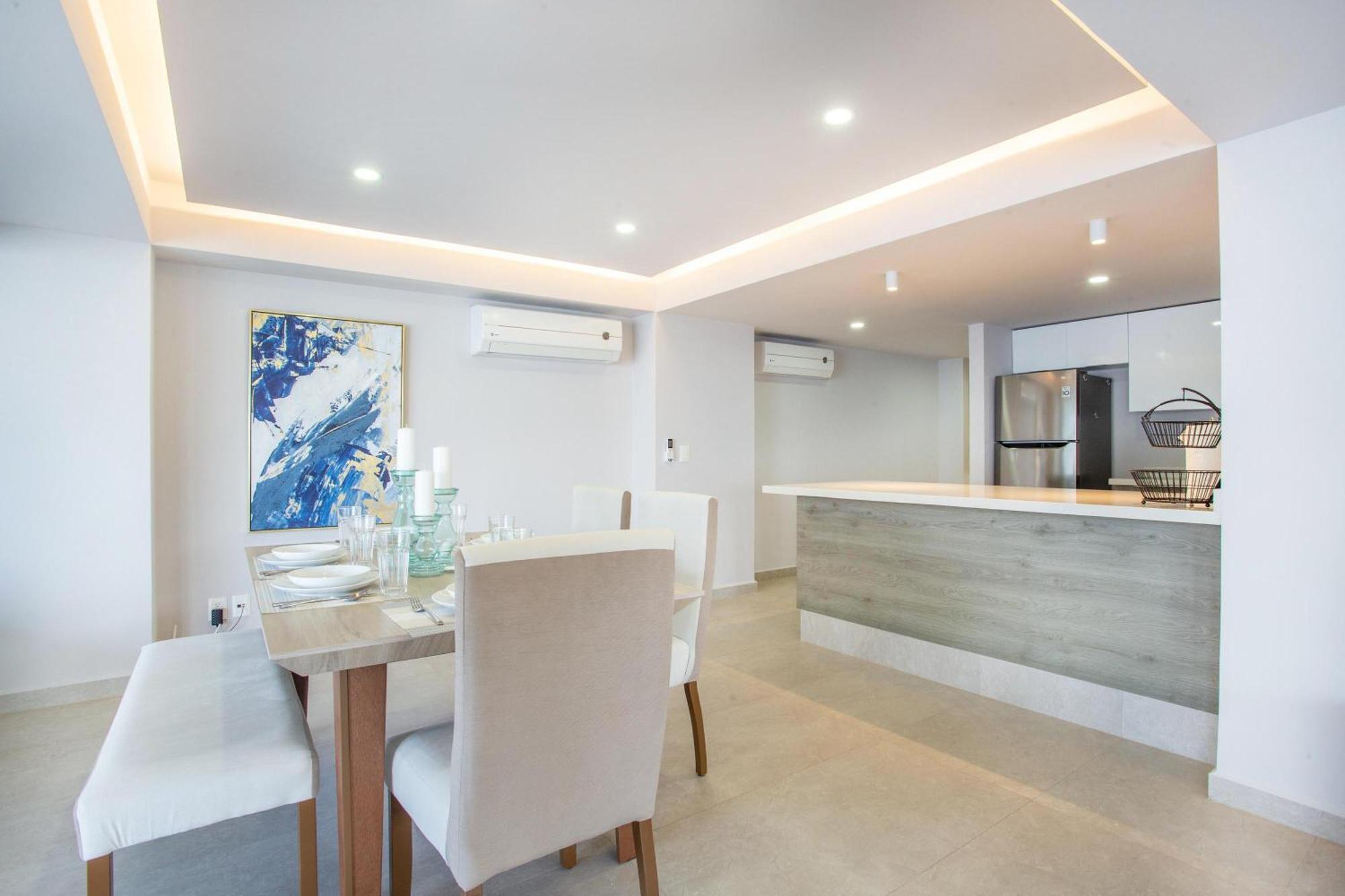 Holiday home Beachfront X-large Corner Unit-2 Bdr- Ocean View