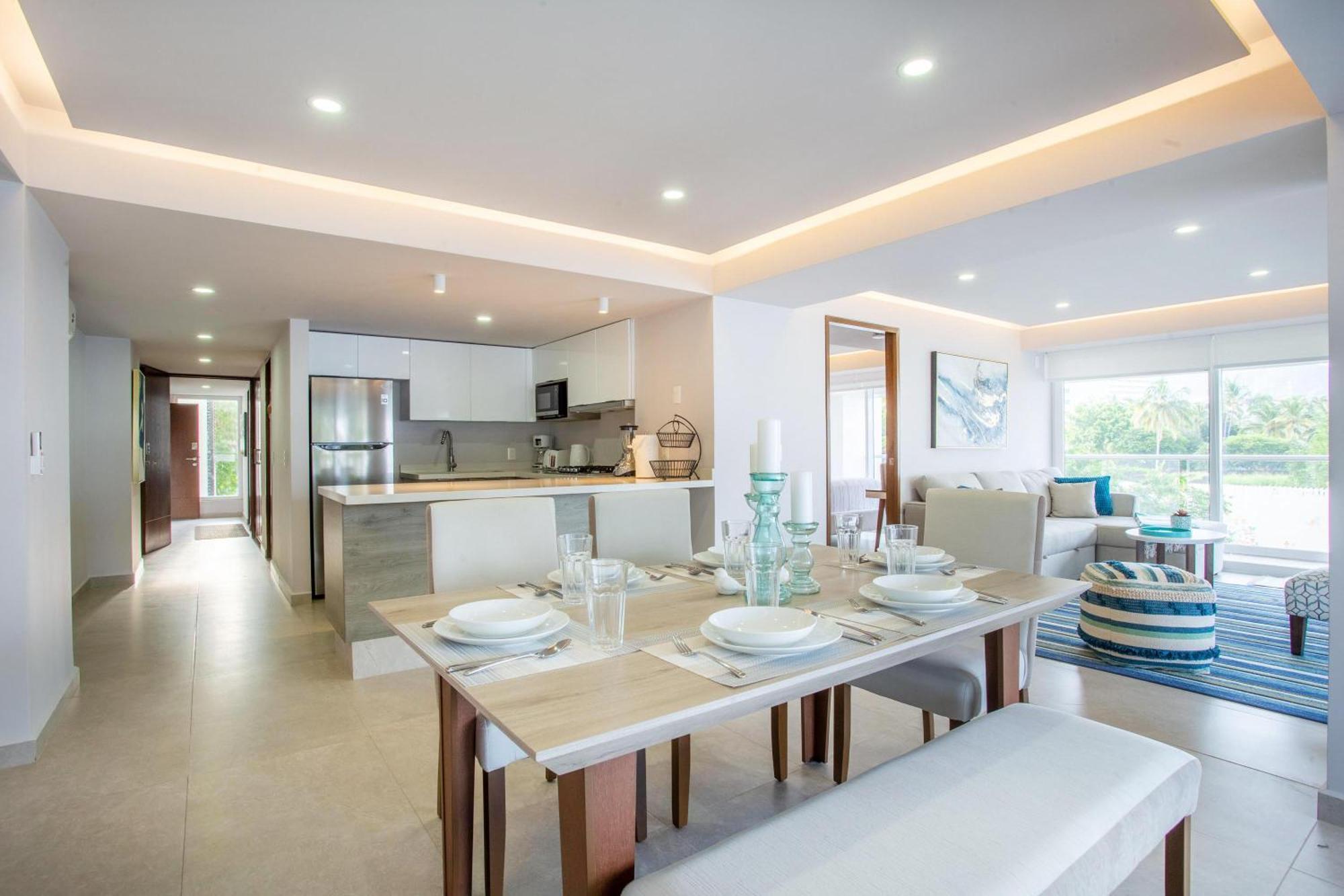 Holiday home Beachfront X-large Corner Unit-2 Bdr- Ocean View *