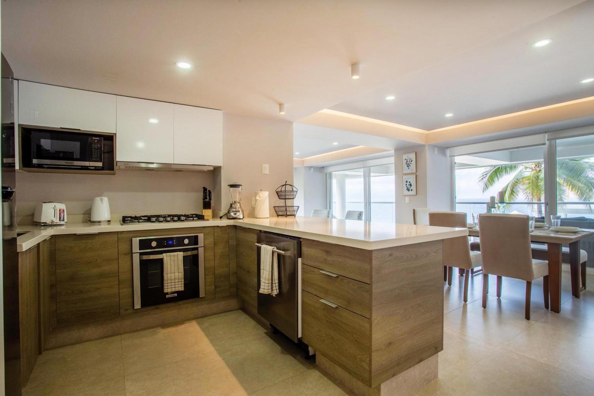Holiday home Beachfront X-large Corner Unit-2 Bdr- Ocean View *