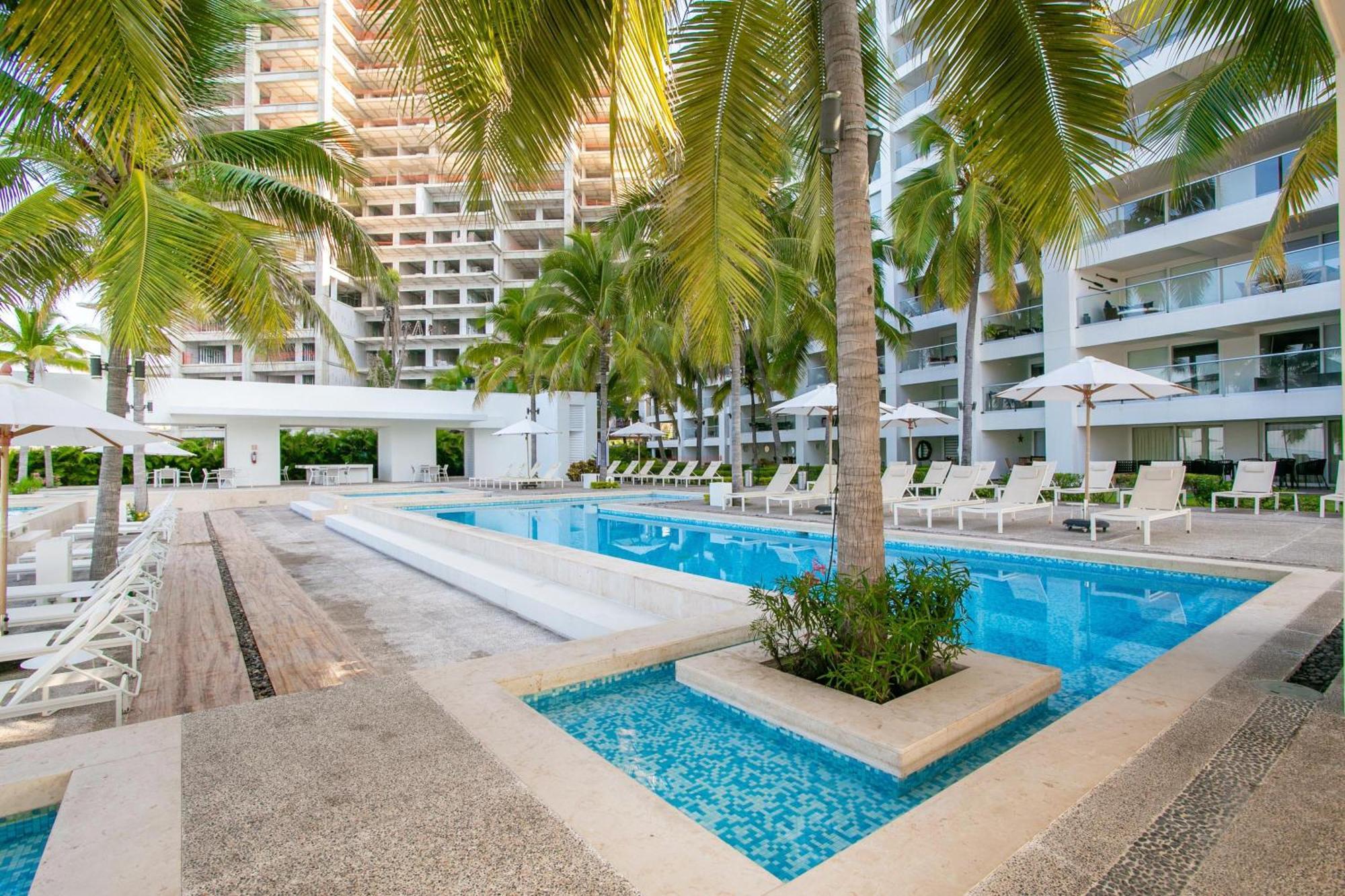 Beachfront X-large Corner Unit-2 Bdr- Ocean View * Puerto Vallarta