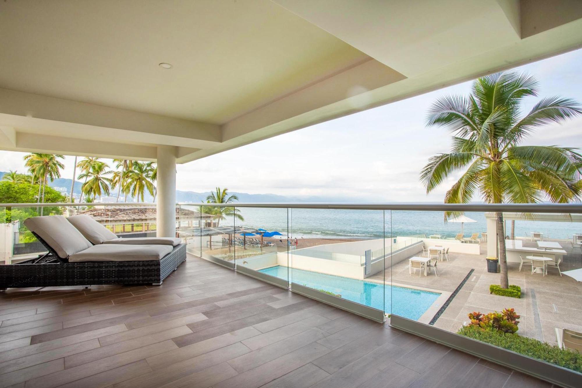 Beachfront X-large Corner Unit-2 Bdr- Ocean View Holiday home Puerto Vallarta