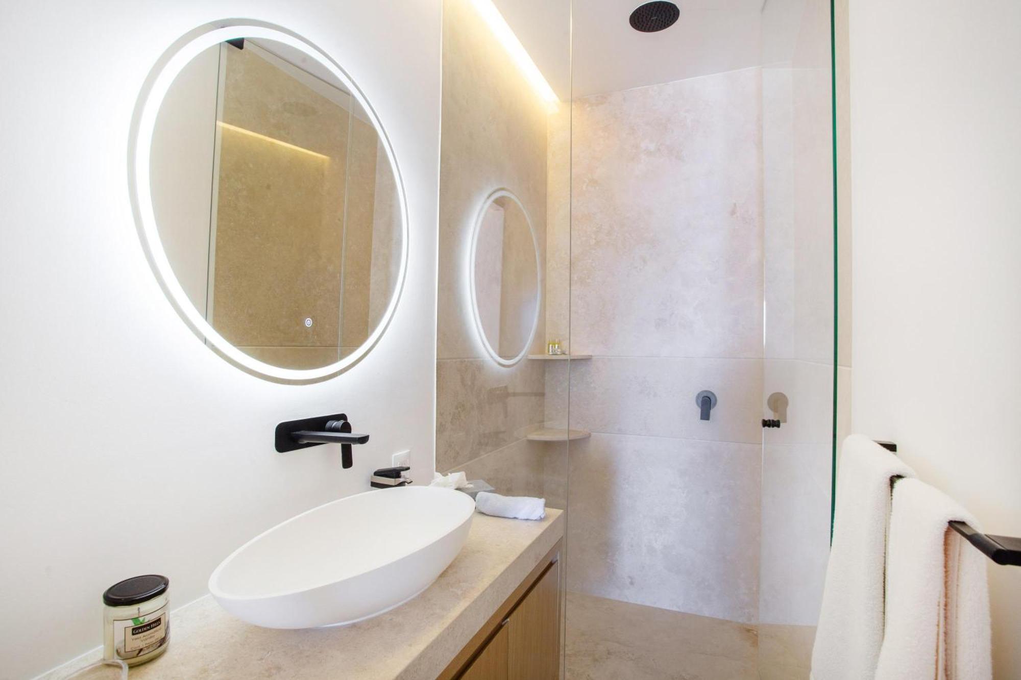 Soho Pv 9th Fl Retreat With Workspace *