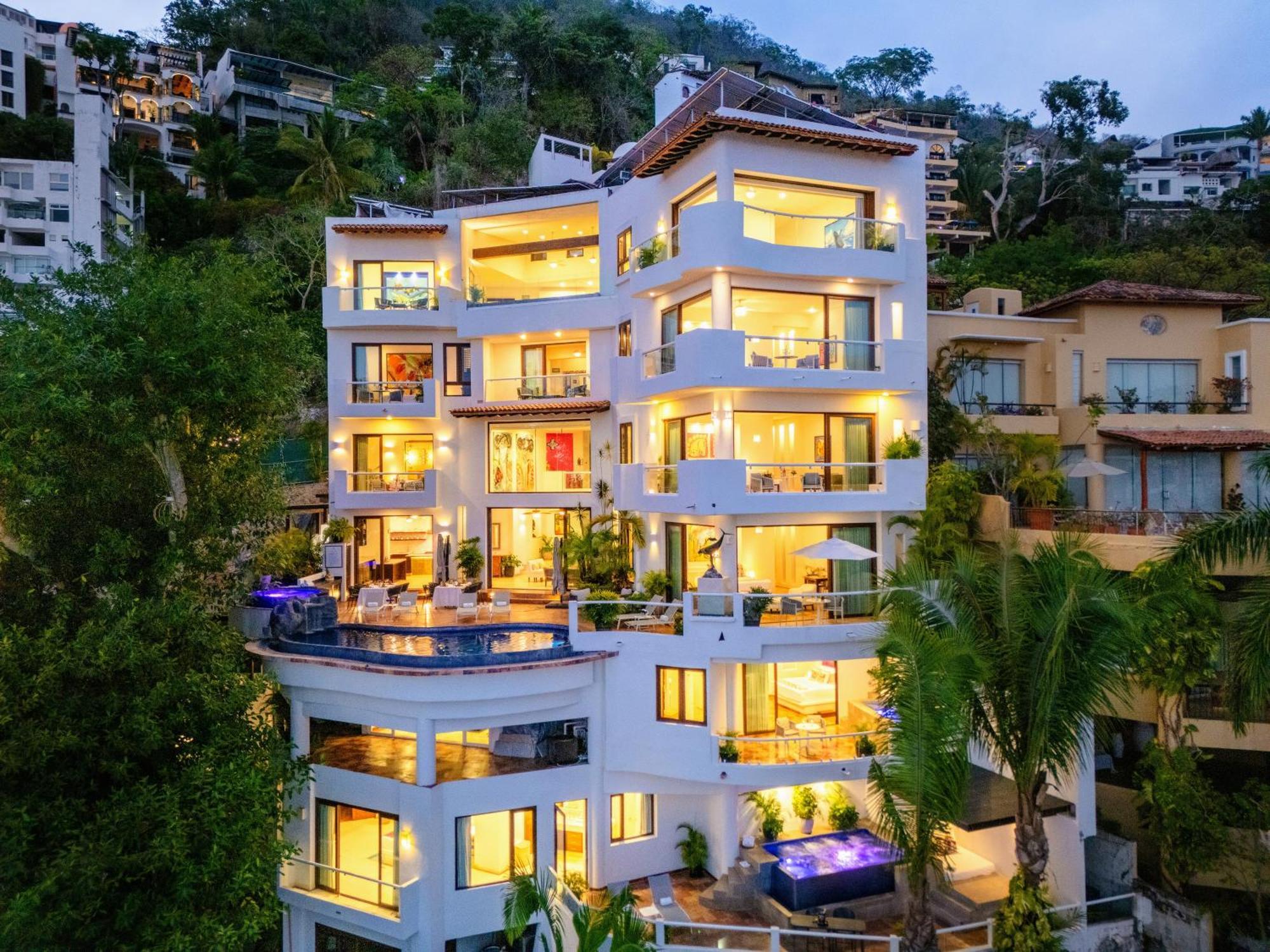 Divina Luxury Boutique - Adults Only 5* Puerto Vallarta