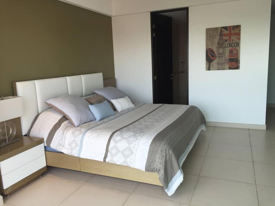 Icon Vallarta Luxury Beachfront Apartment *