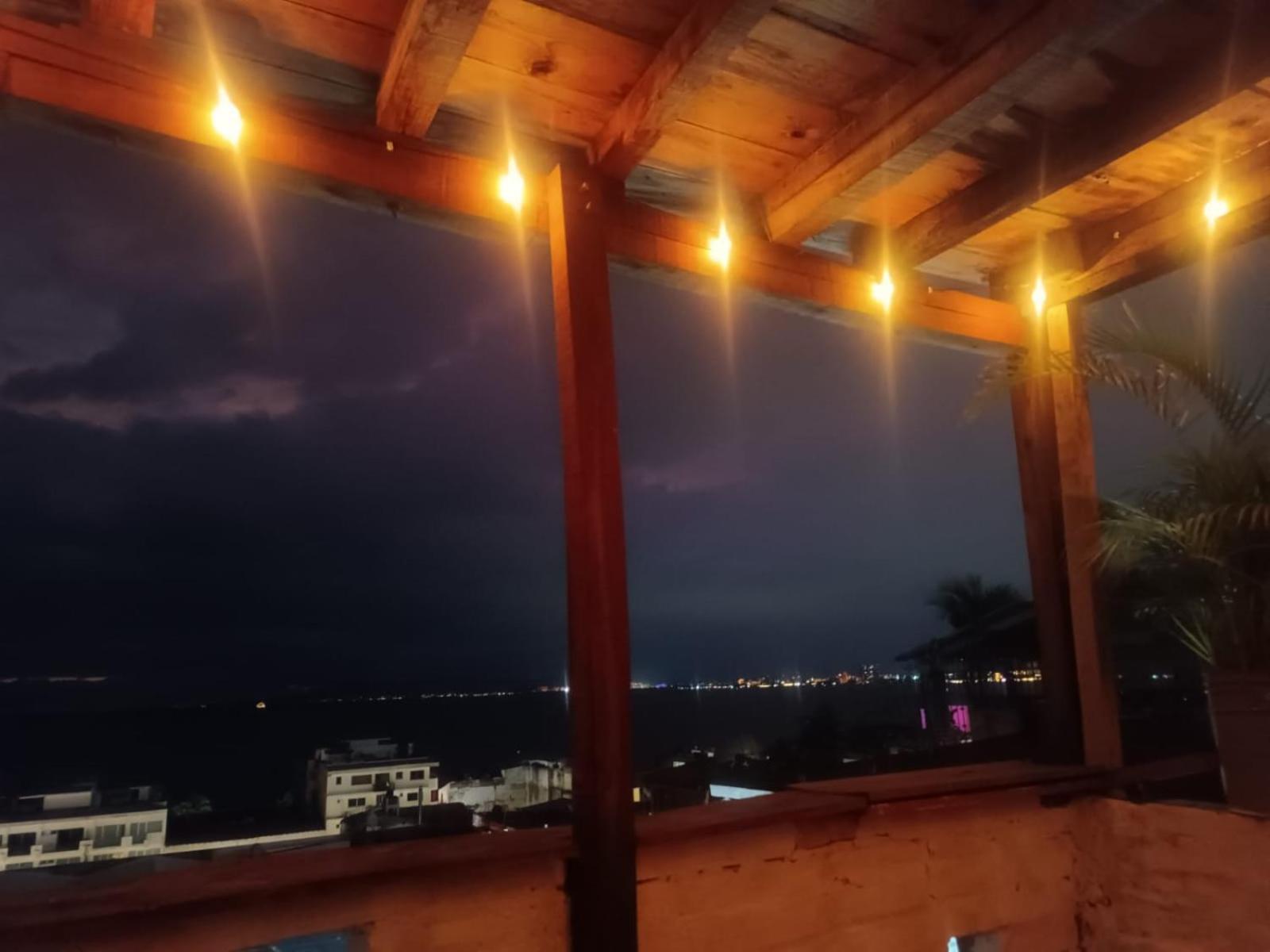 Con Terraza Y Privadas Vista Mar Cerca Malecon