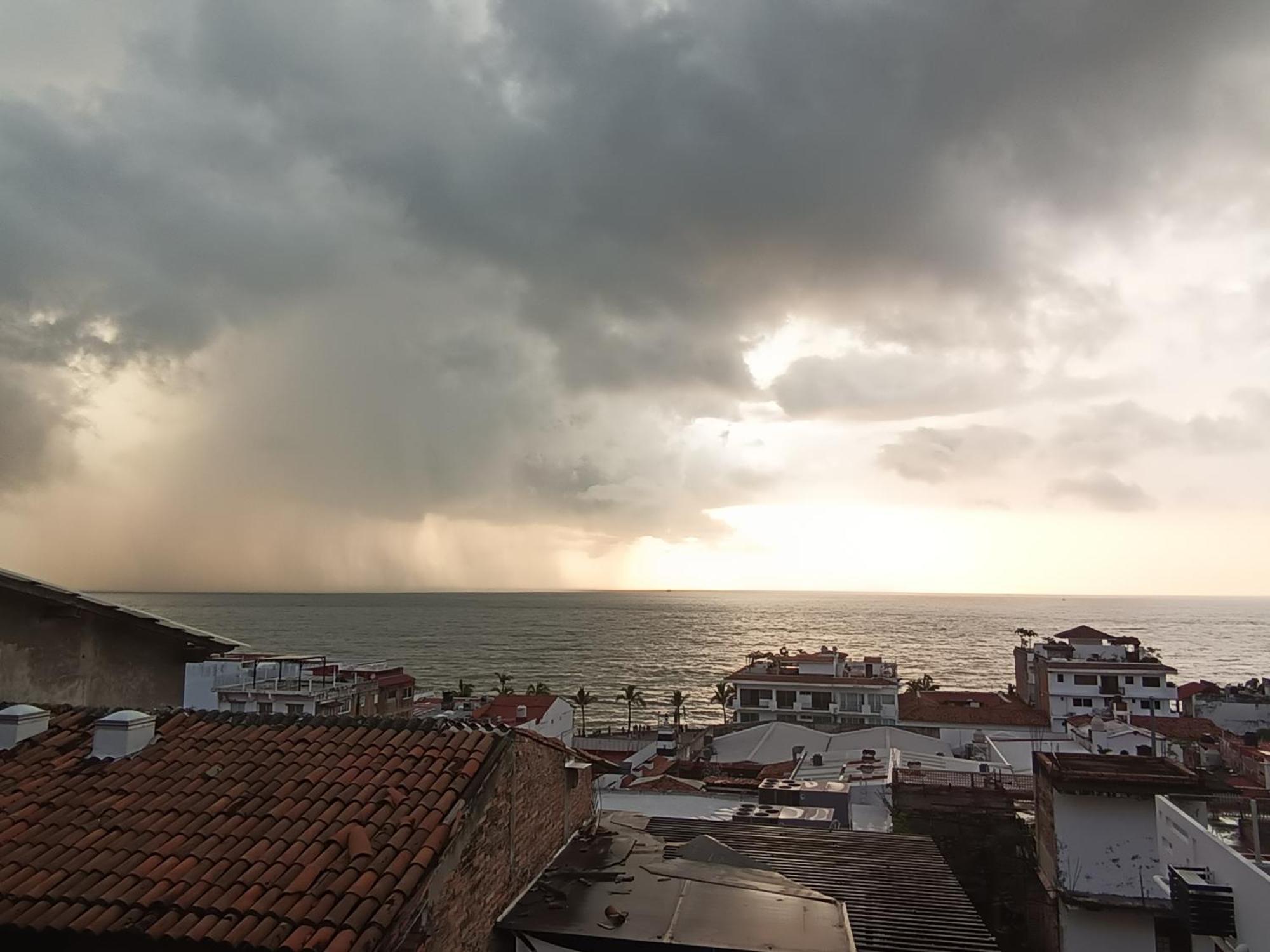 Con Terraza Y Privadas Vista Mar Cerca Malecon Holiday home