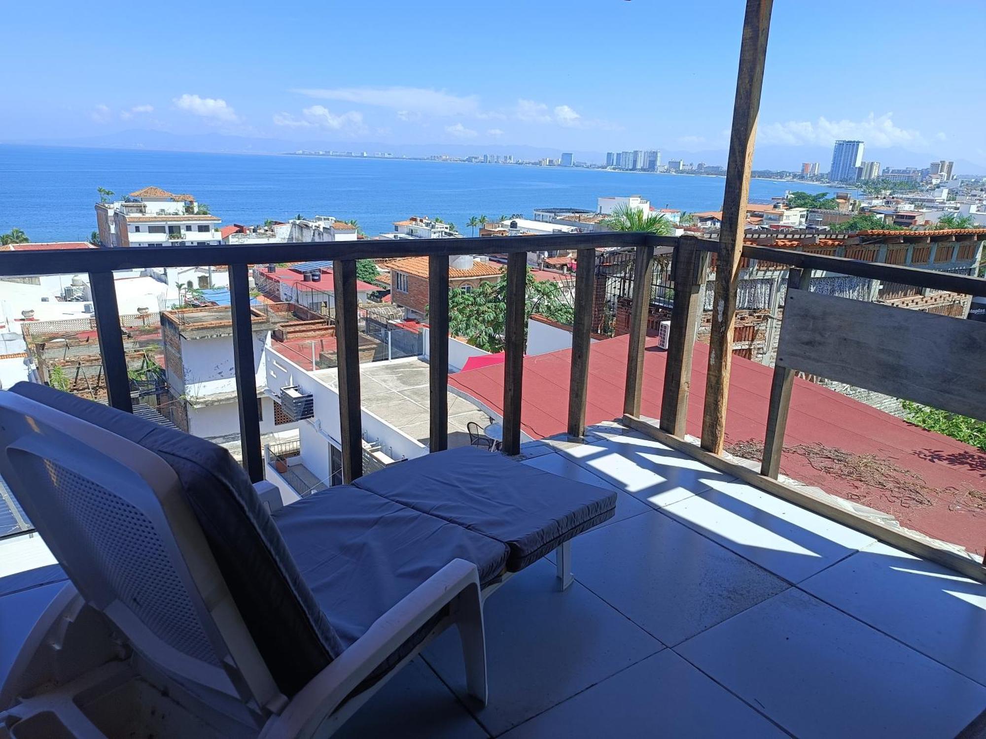 Con Terraza Y Privadas Vista Mar Cerca Malecon Puerto Vallarta