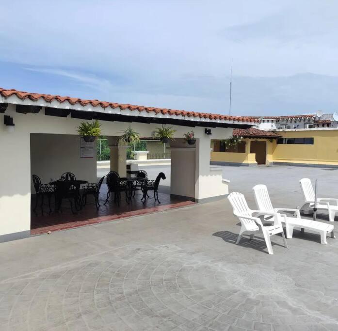 Estudio Plaza Marina Alberca Wifi Veloz Puerto Vallarta