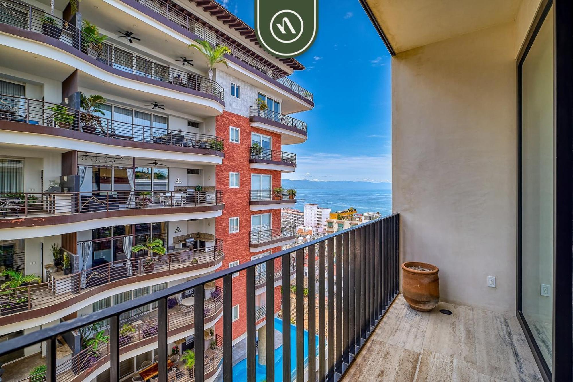 Luxury 1 Bedroom In Romantic Zone - Infinity Pool Apartment Puerto Vallarta