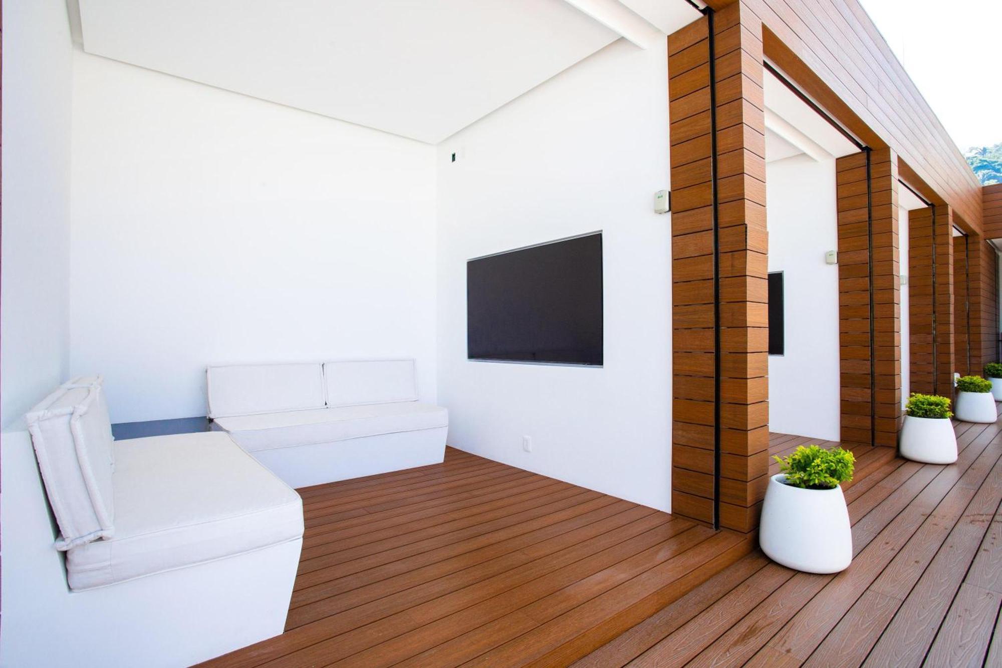 Soho Pv 9th Fl Retreat With Workspace